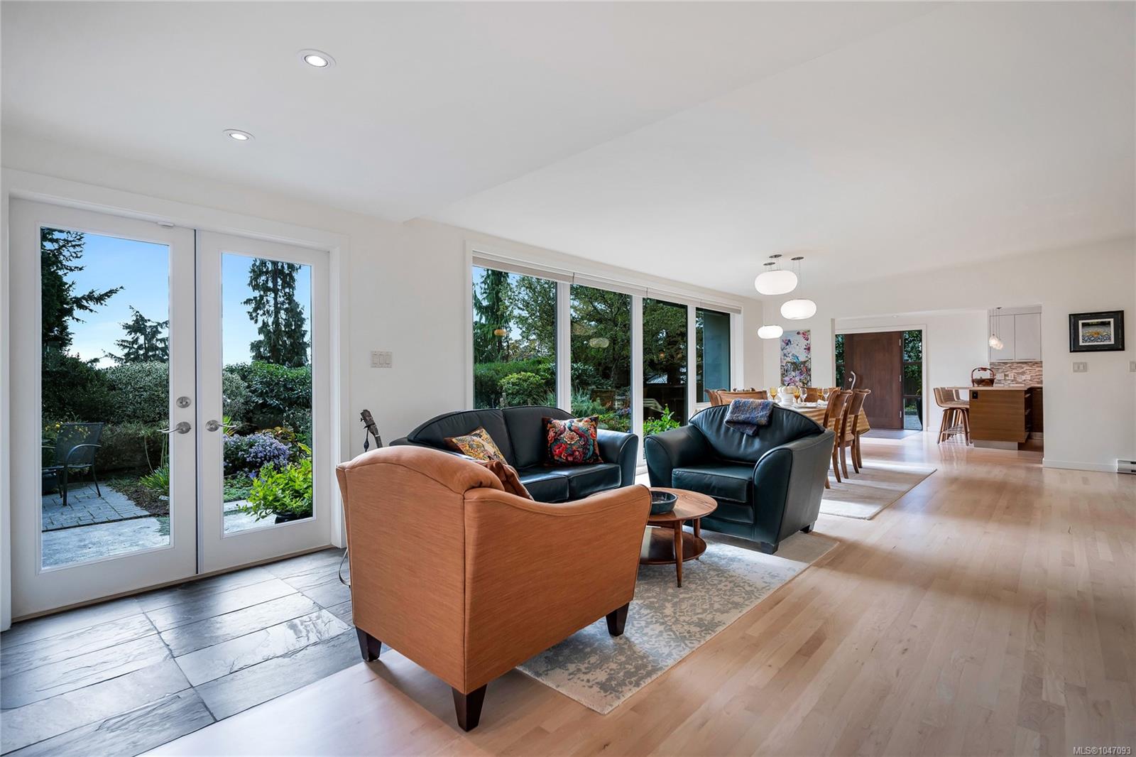 931 Lakeview Ave — listing photo 9 of 70
