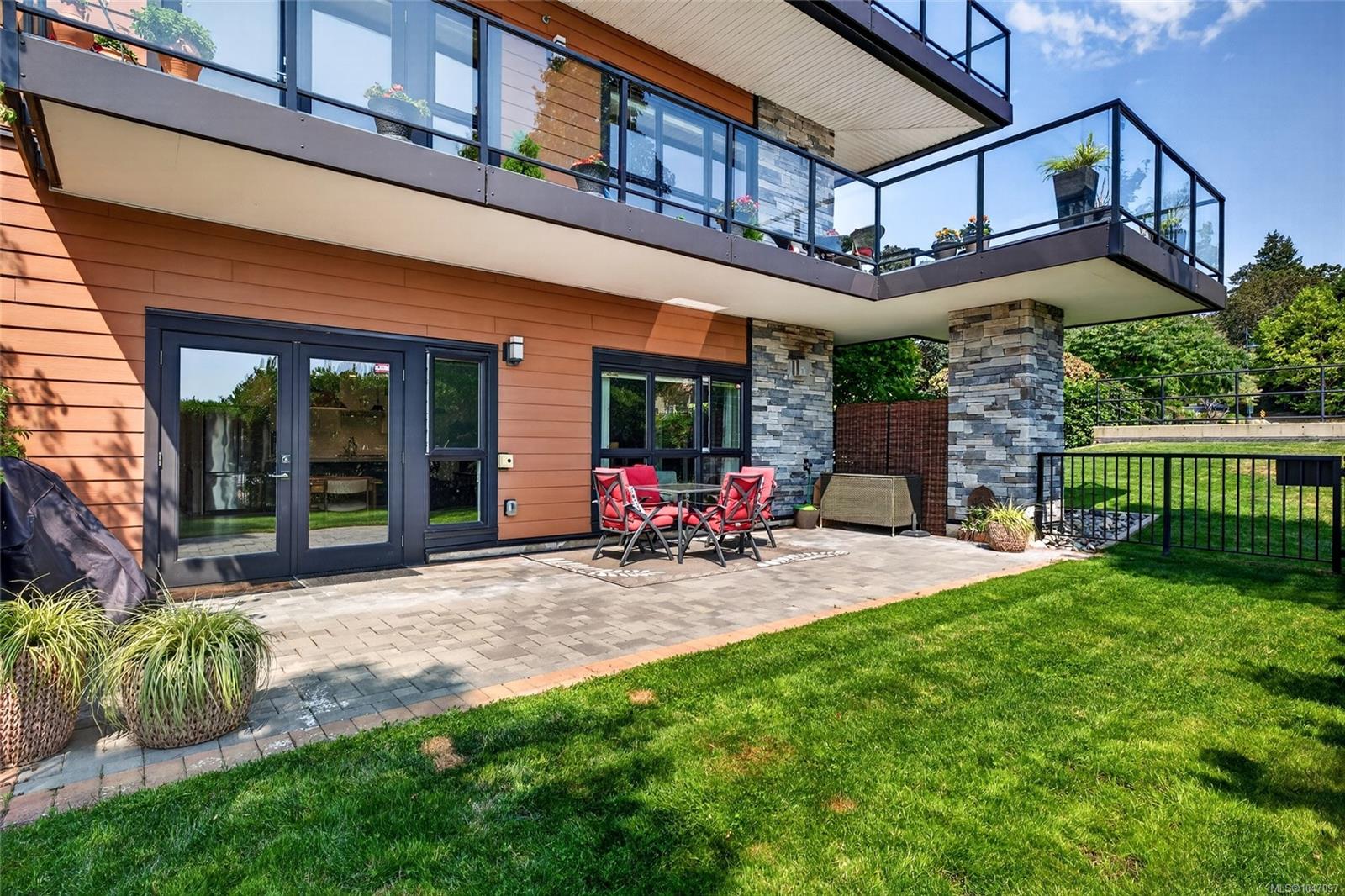 101-747 Travino Lane — listing photo 13 of 60
