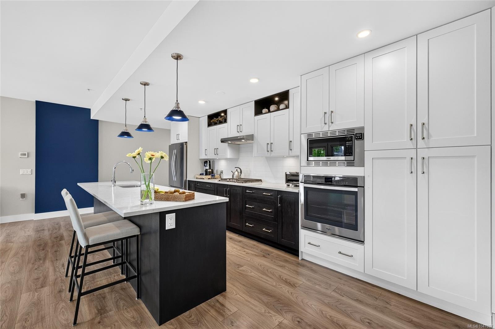 101-747 Travino Lane — listing photo 4 of 60