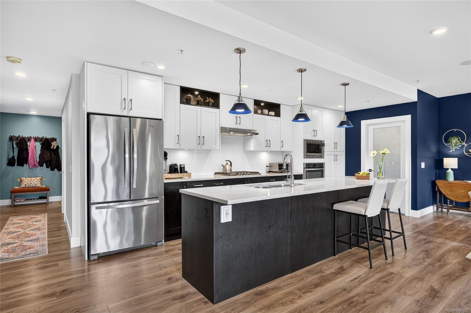 101-747 Travino Lane — listing photo 5 of 60
