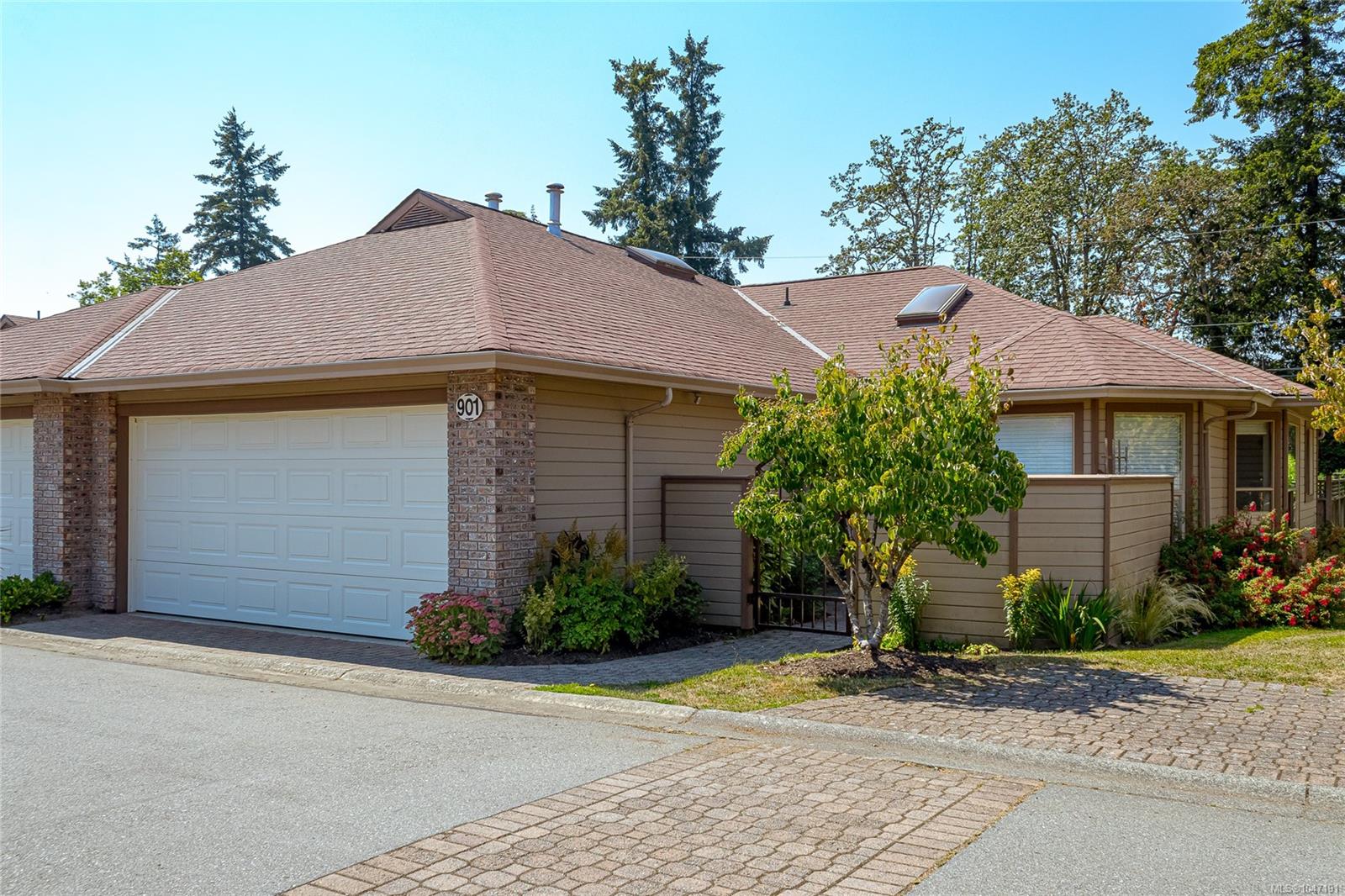 4515 Pipeline Rd, Saanich