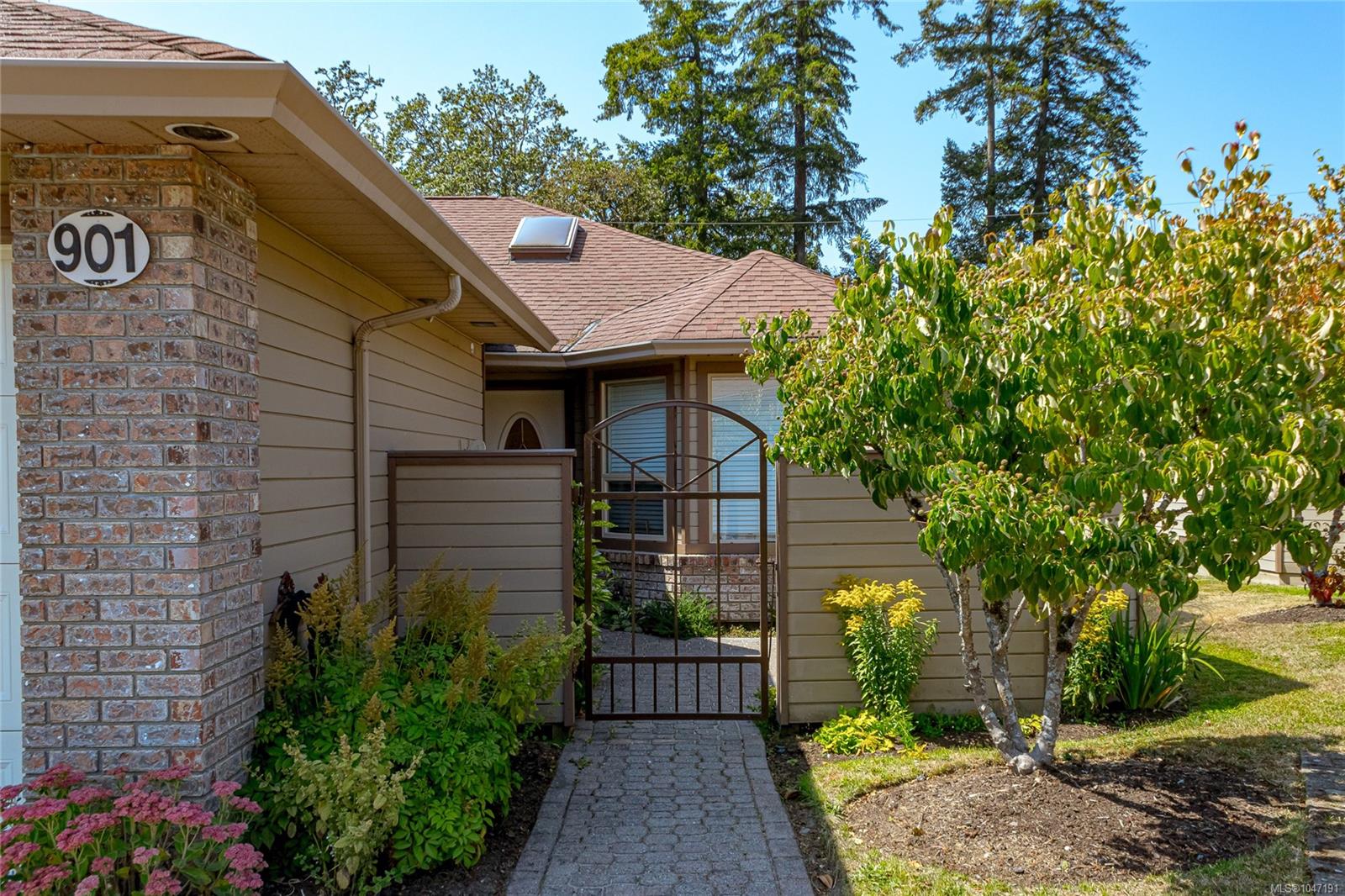 901-4515 Pipeline Rd — listing photo 4 of 43