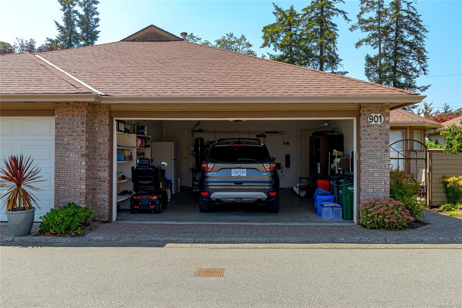 901-4515 Pipeline Rd — listing photo 6 of 43
