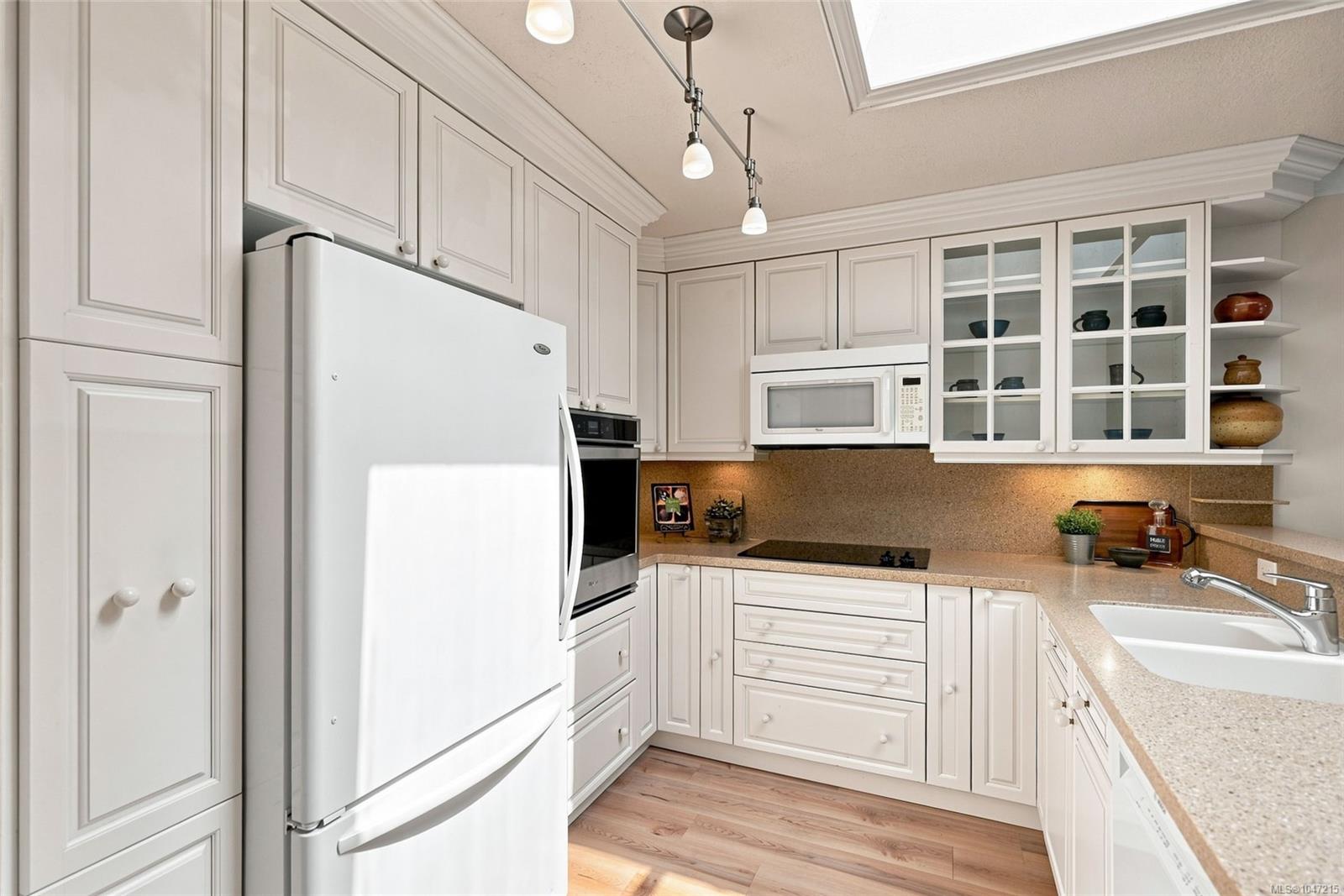 7-144 Fourth Ave — listing photo 6 of 29