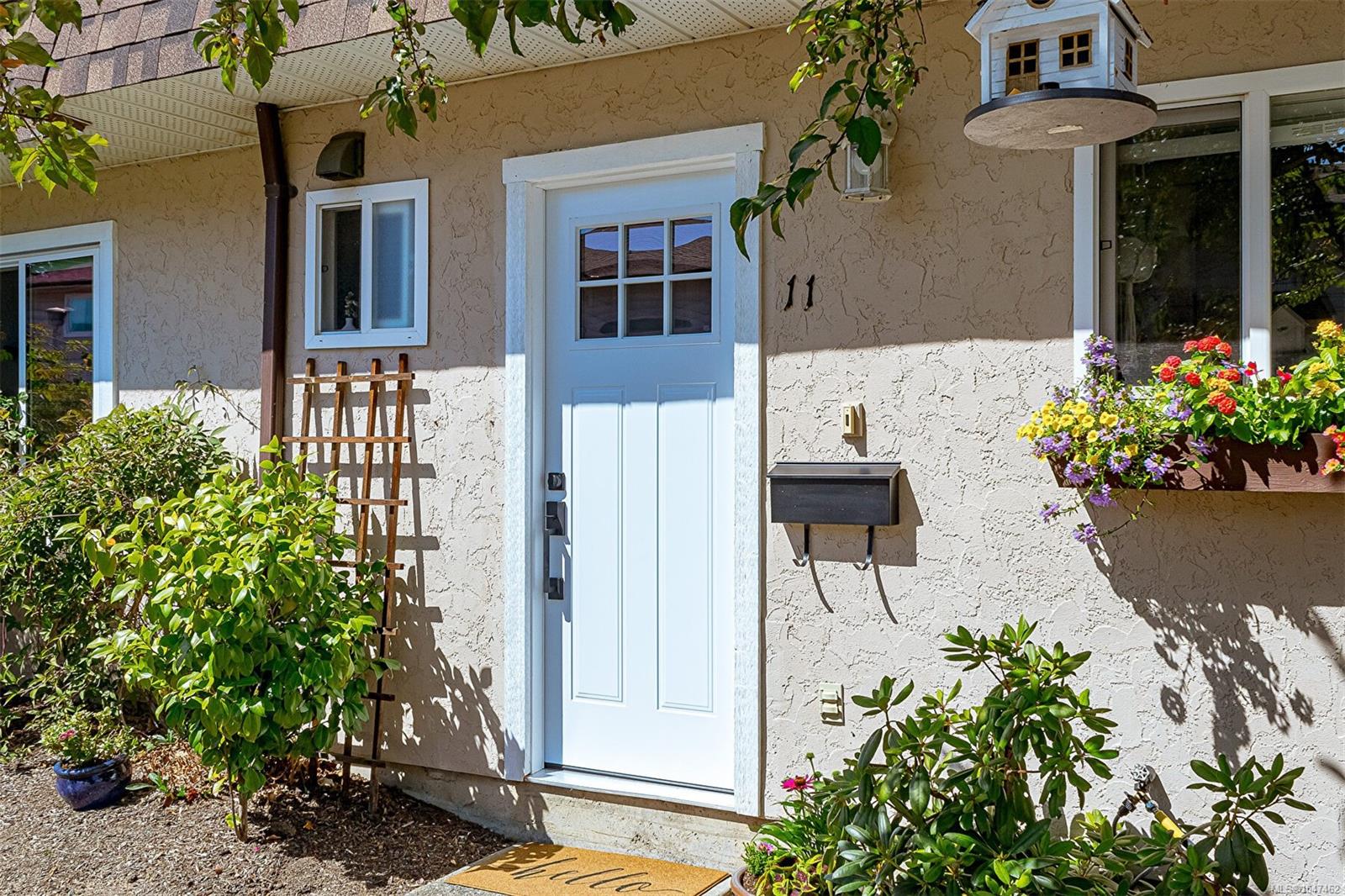 11-7675 East Saanich Rd — listing photo 10 of 35