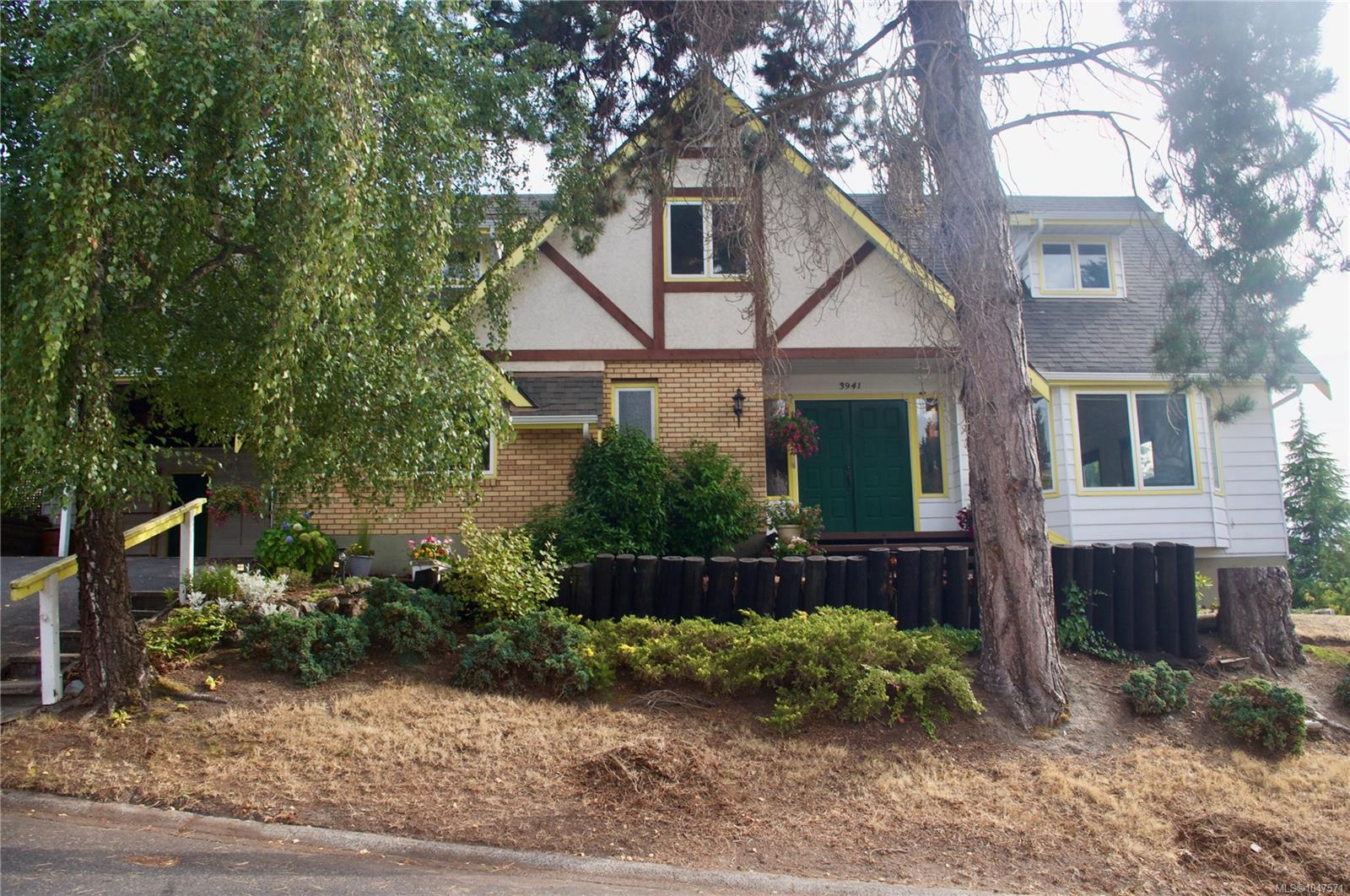 3941 Raymond St, Saanich