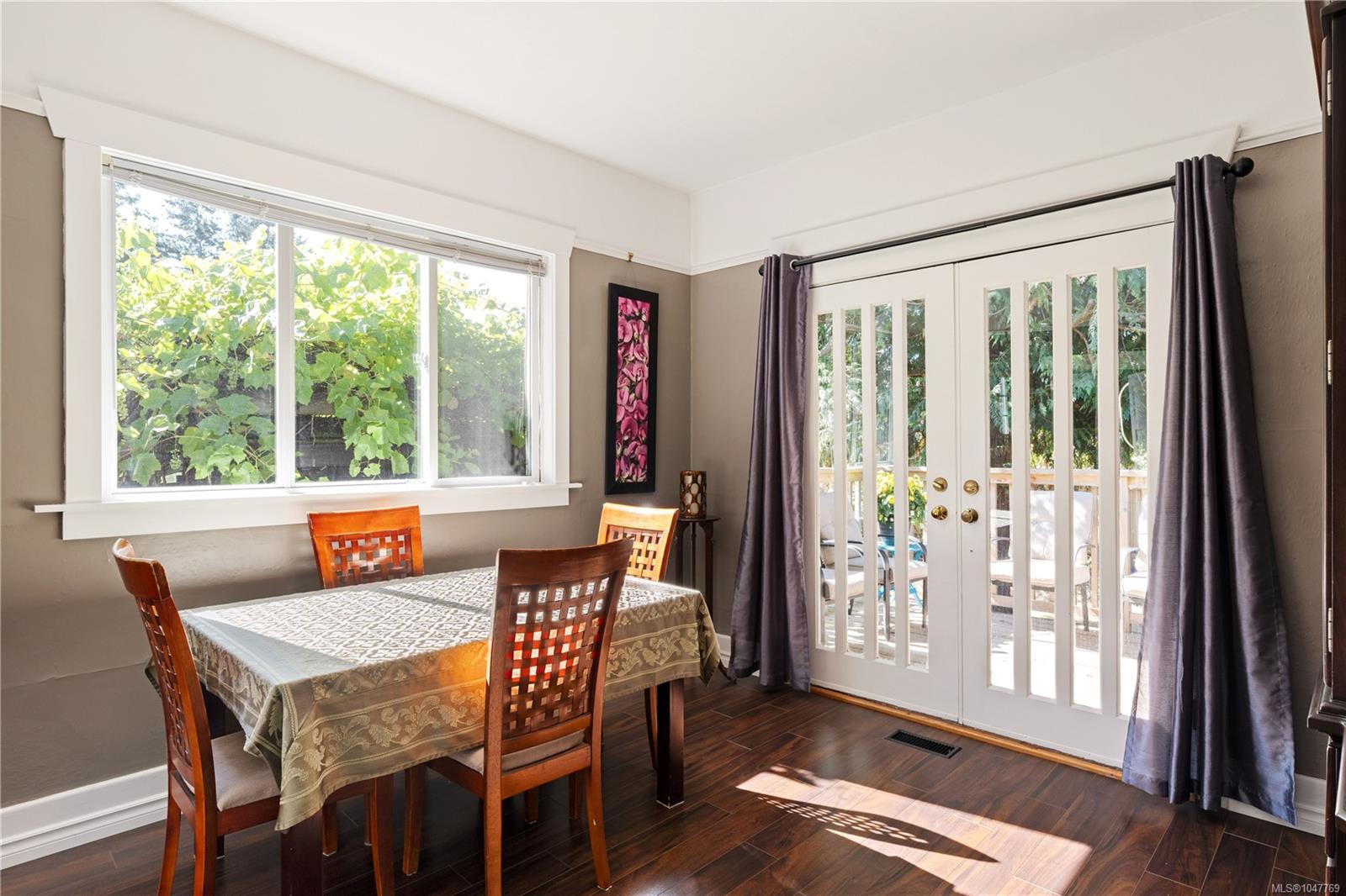3870 Rowland Ave — listing photo 13 of 54