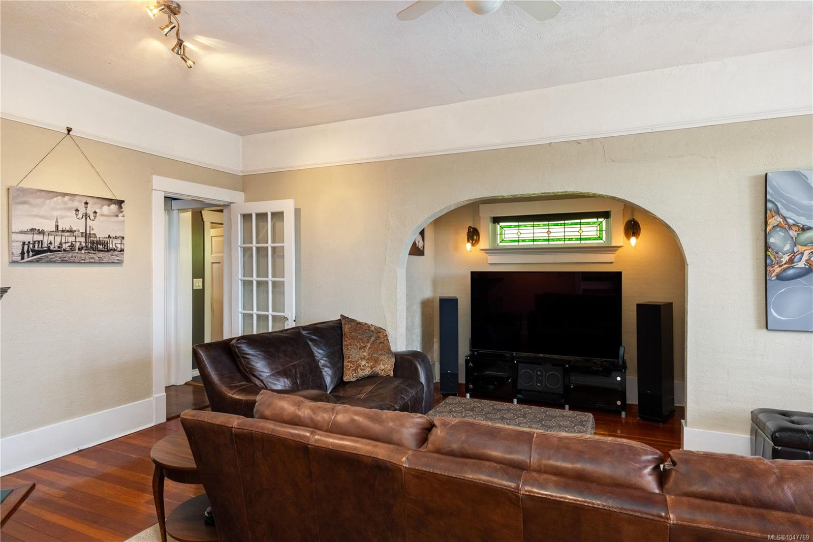 3870 Rowland Ave — listing photo 6 of 54