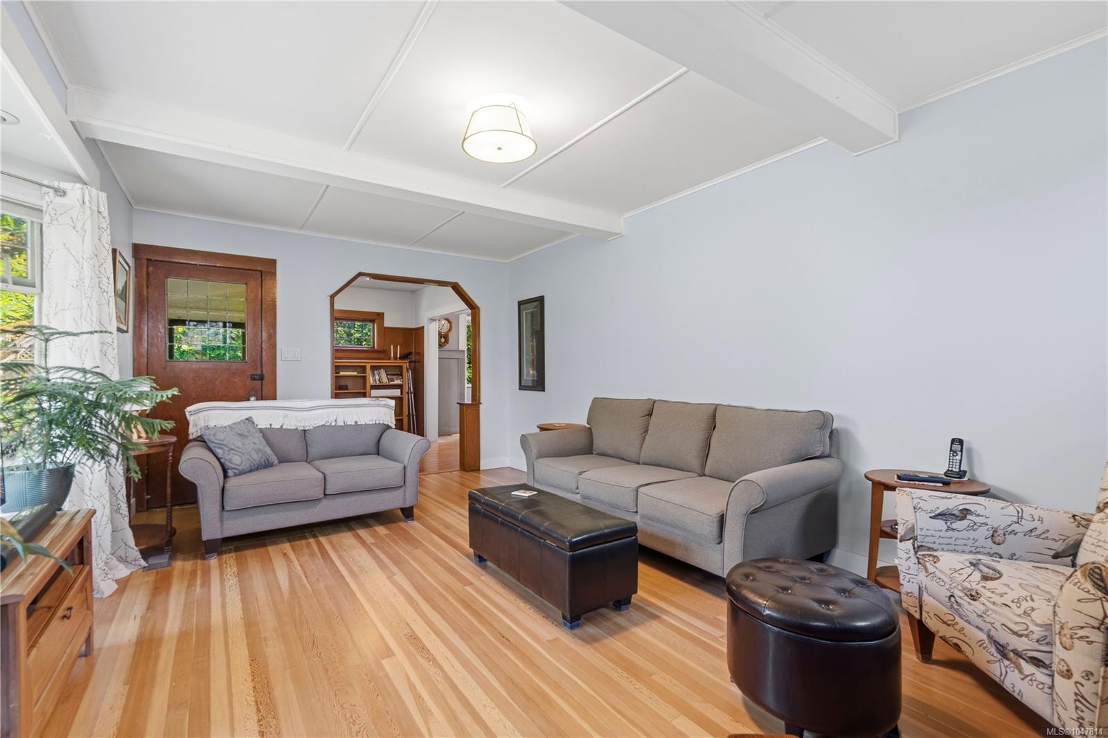 4244 Johnston Rd — listing photo 5 of 86