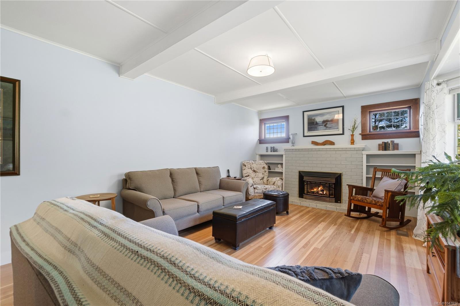 4244 Johnston Rd — listing photo 7 of 86