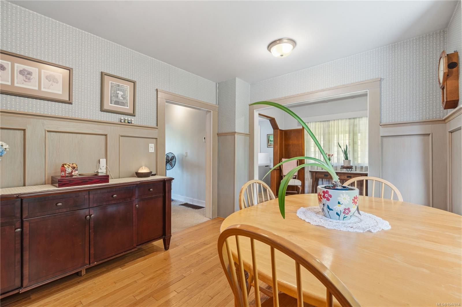 4244 Johnston Rd — listing photo 10 of 86