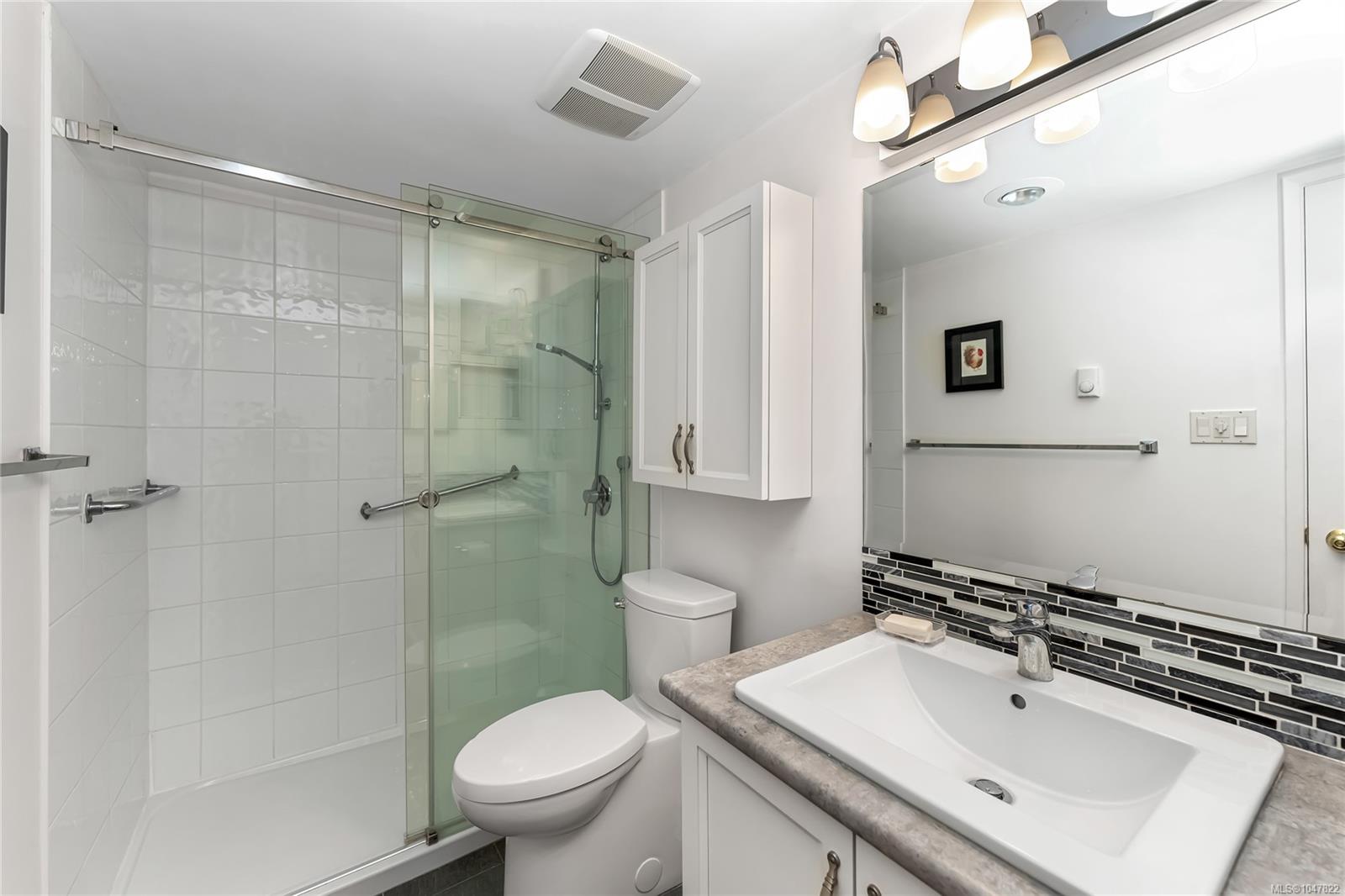 407-2125 Oak Bay Ave — listing photo 13 of 32