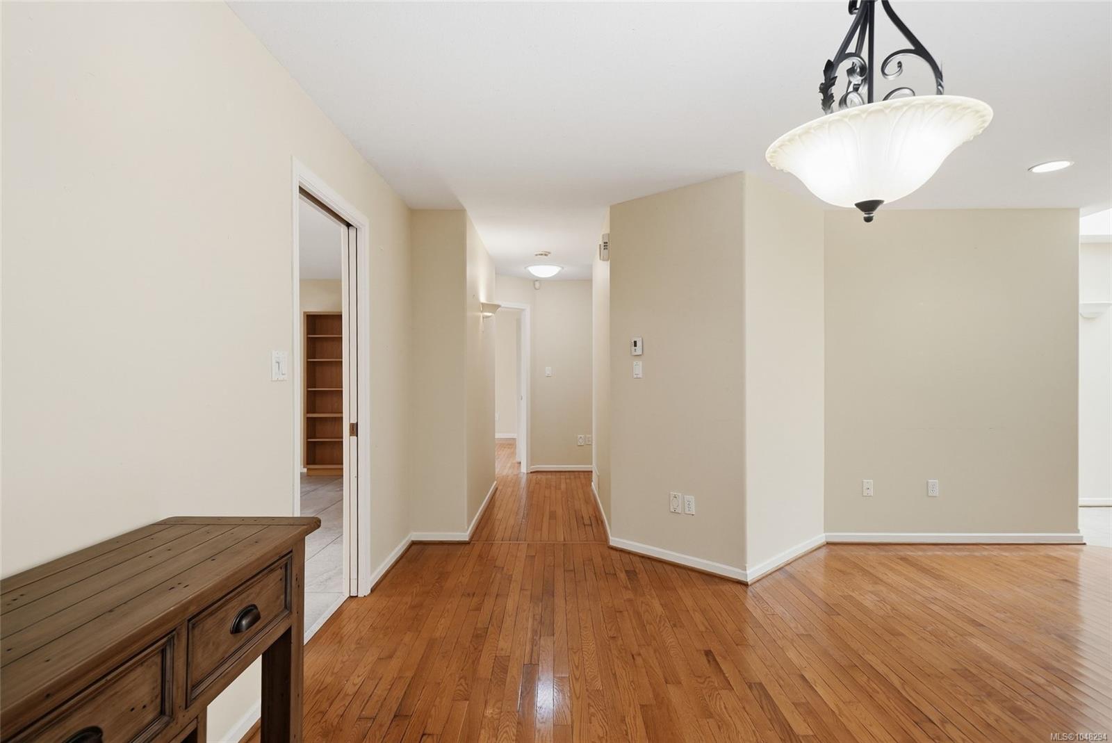 16-850 Arbutus St — listing photo 12 of 47