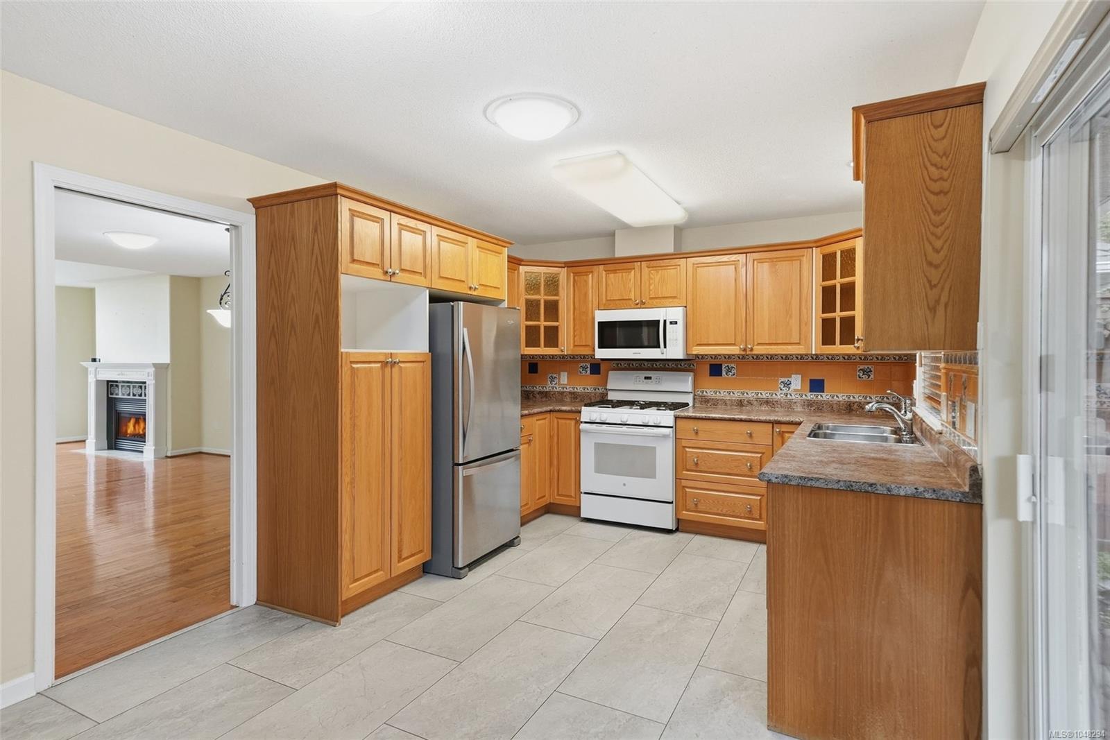 16-850 Arbutus St — listing photo 14 of 47