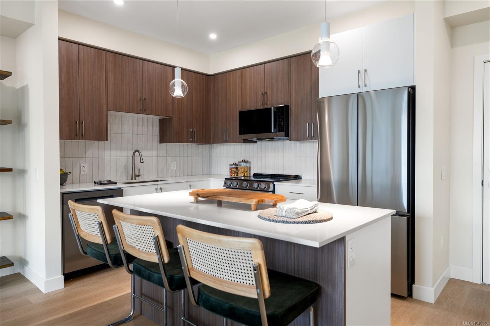 308-777 Station Ave — listing photo 4 of 23