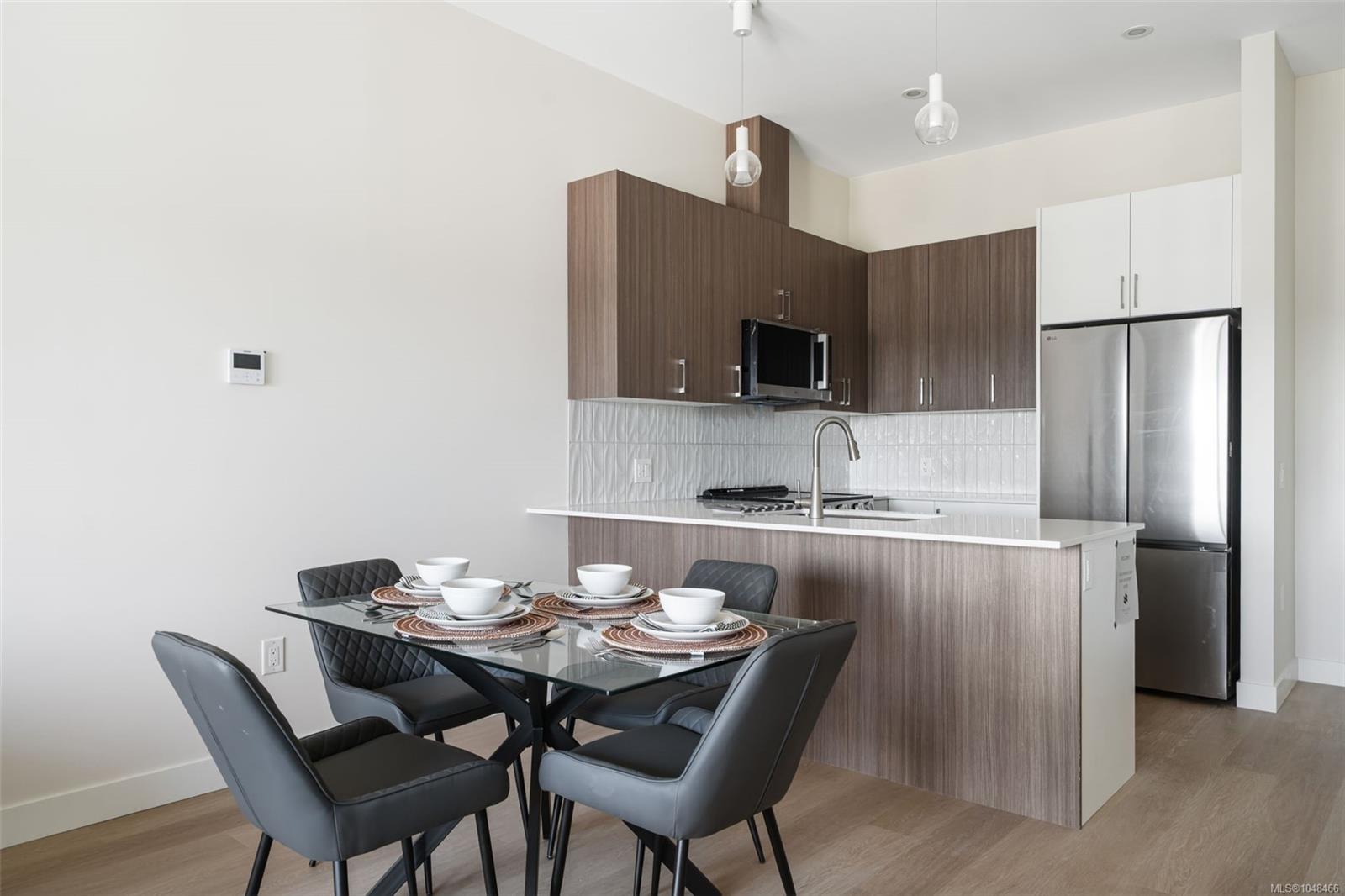 305-777 Station Ave — listing photo 8 of 30