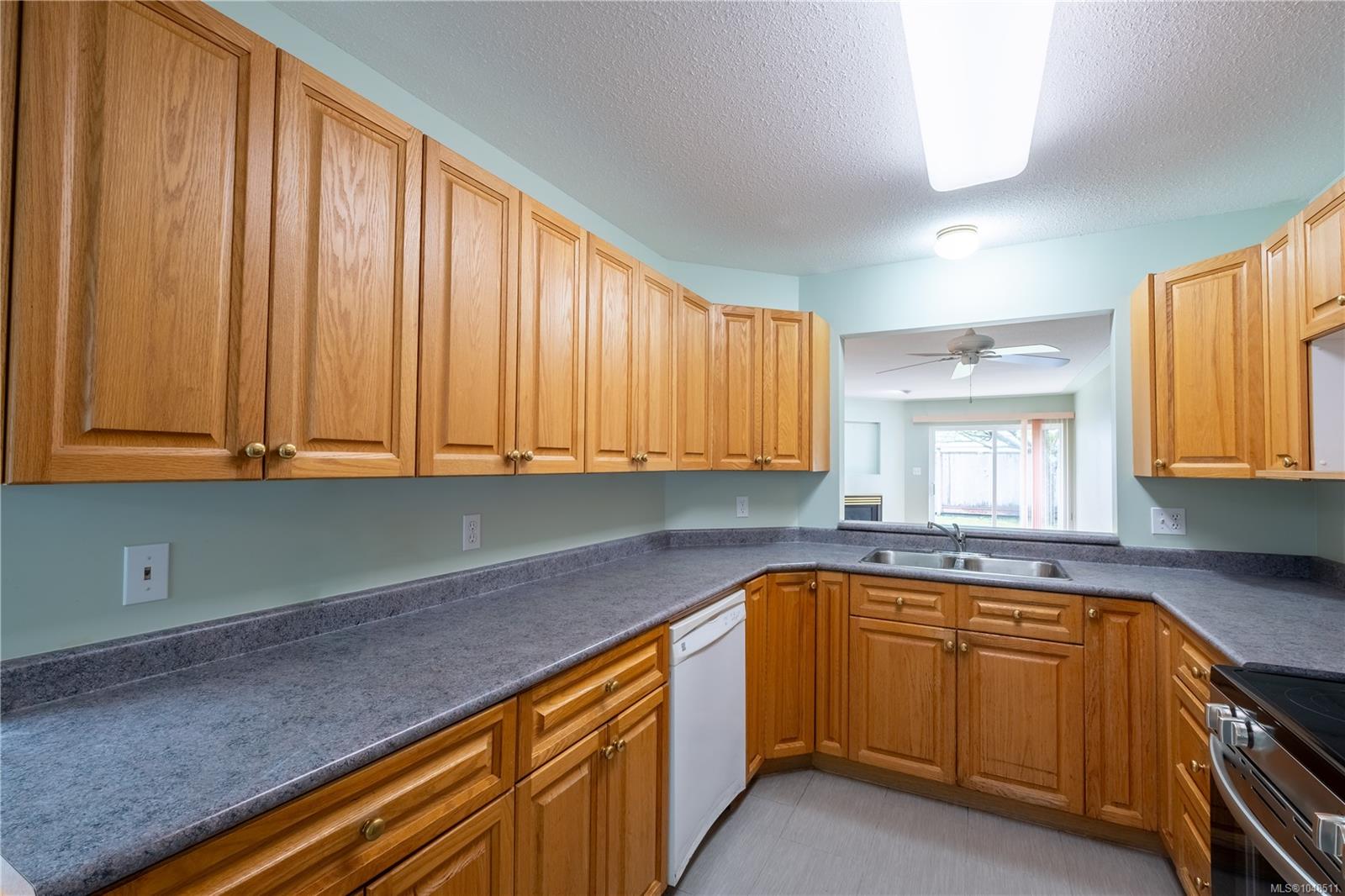 13-595 Evergreen Rd — listing photo 12 of 38