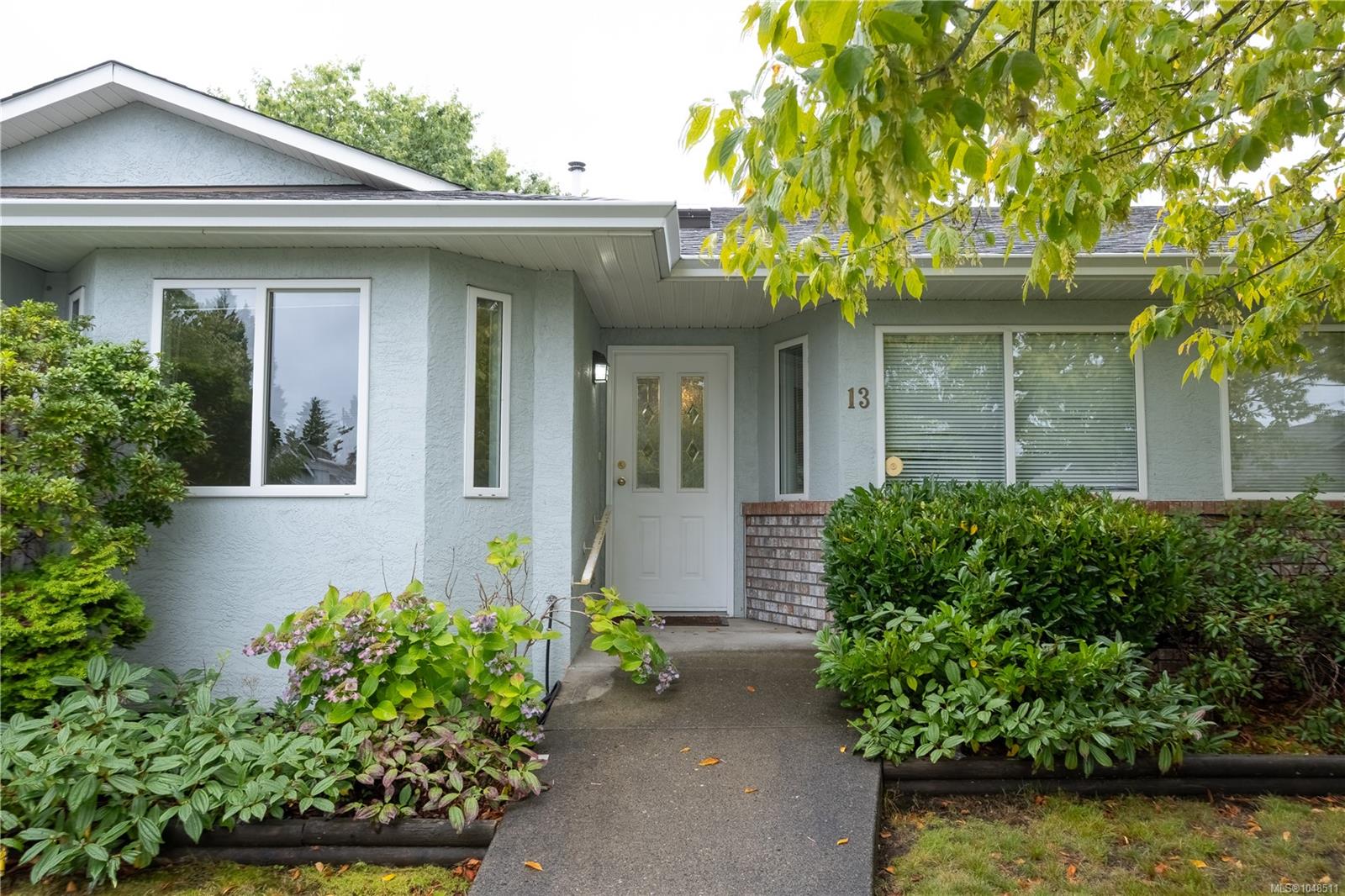 13-595 Evergreen Rd — listing photo 3 of 38
