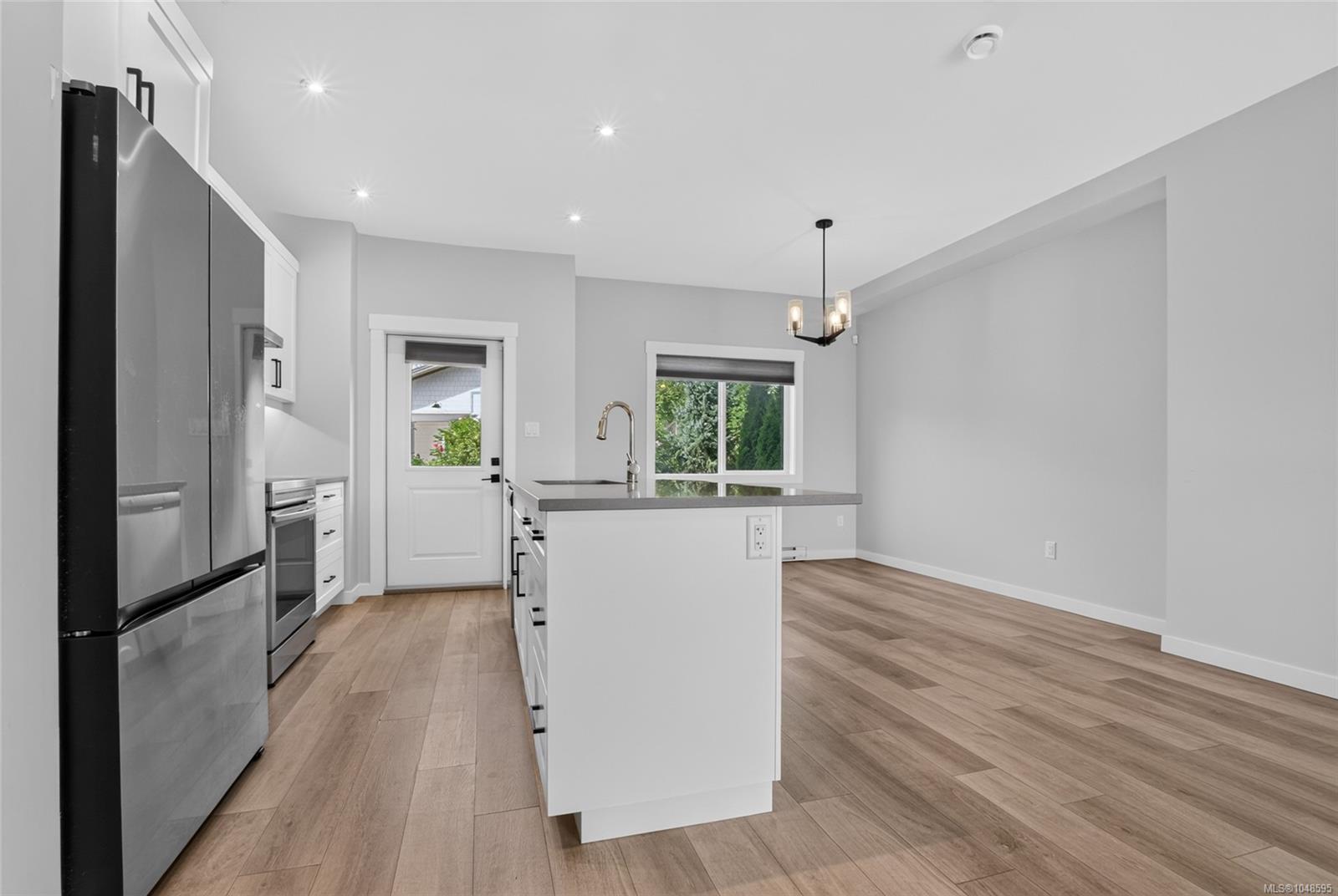 22-3195 Herons Way — listing photo 8 of 37