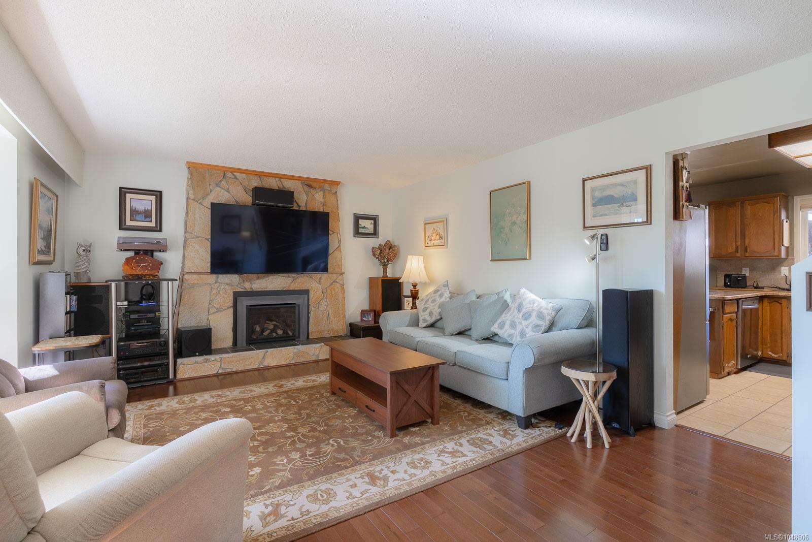 1855 Sandra Pl — listing photo 4 of 43