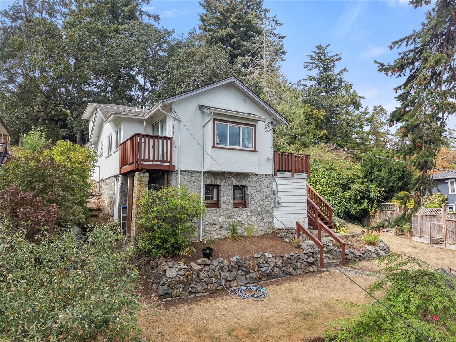 3938 Wilkinson Rd — listing photo 4 of 38