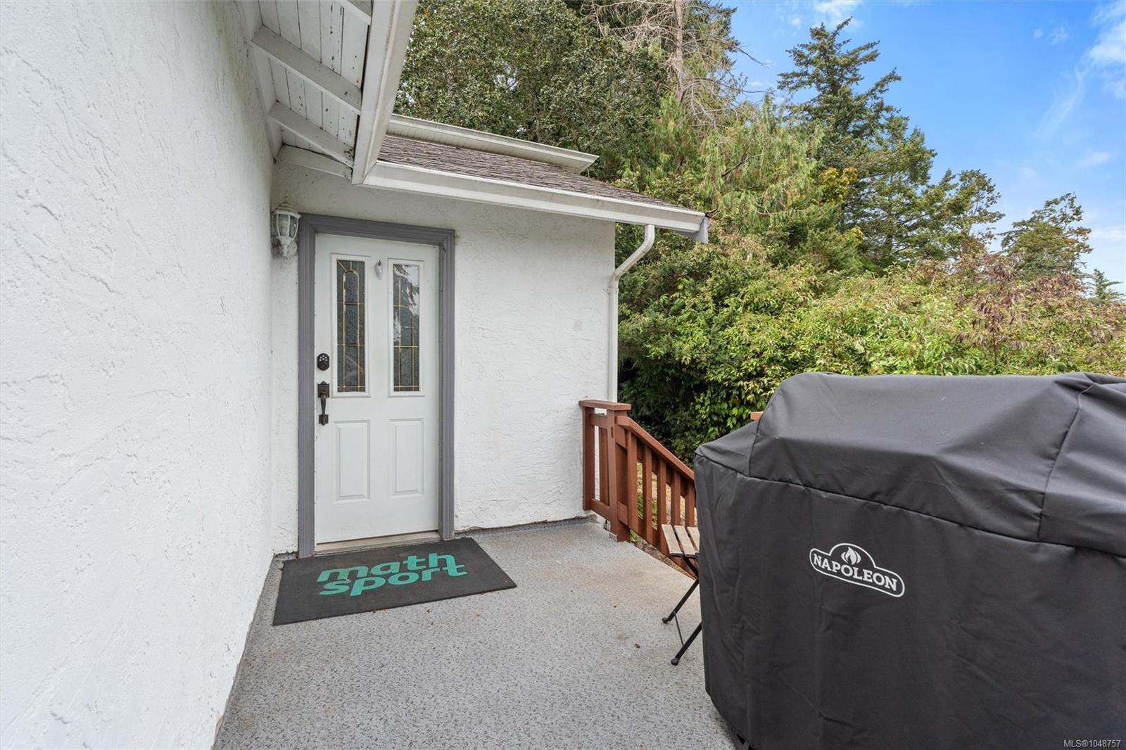 3938 Wilkinson Rd — listing photo 5 of 38