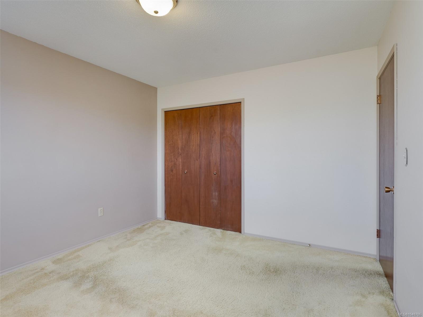 3116 Yew St — listing photo 13 of 27