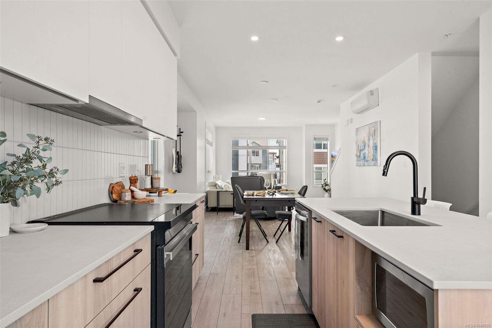 12-368 Tradewinds Ave — listing photo 8 of 32