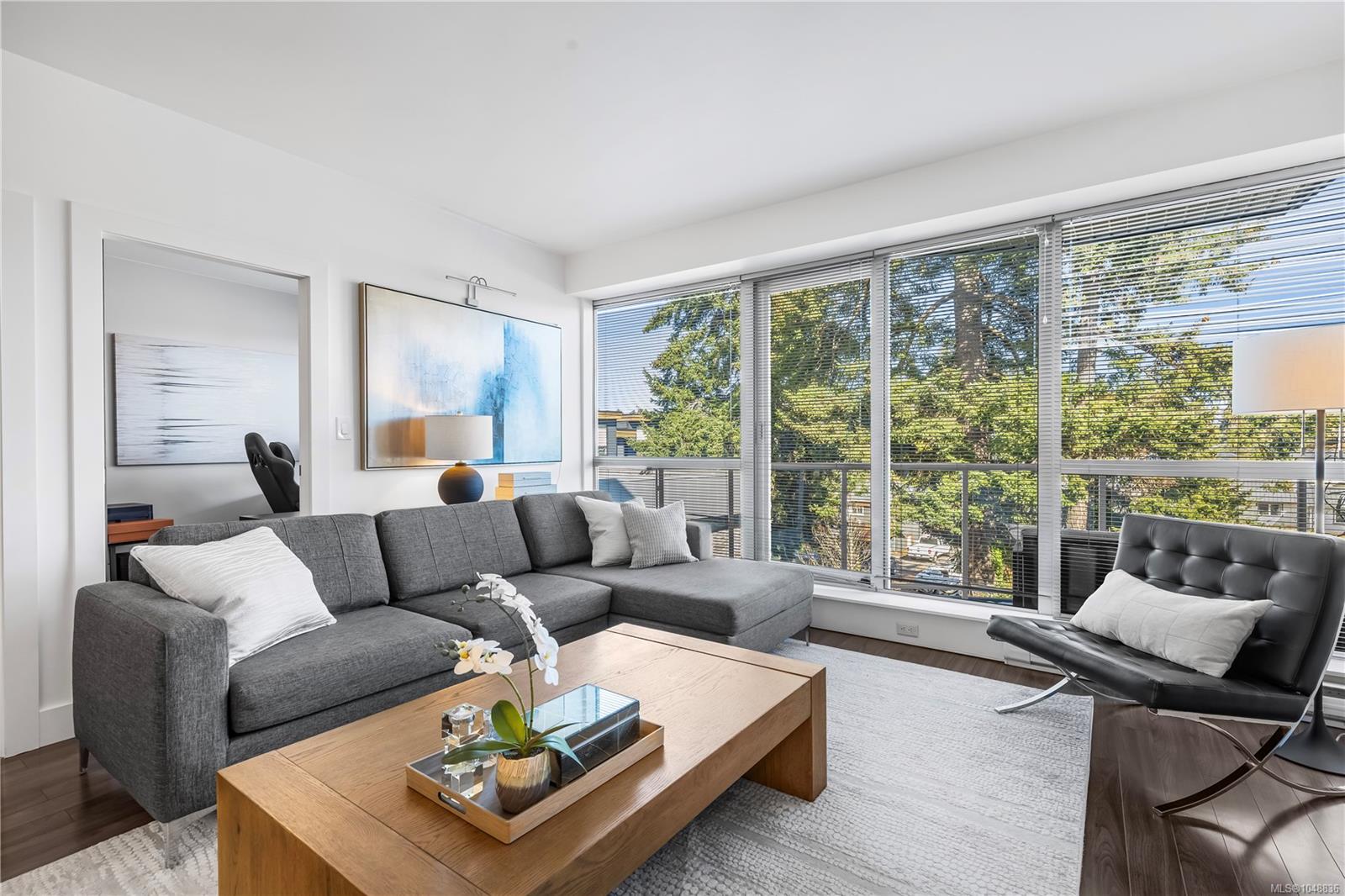 315-2745 Veterans Memorial Pkwy — listing photo 7 of 34