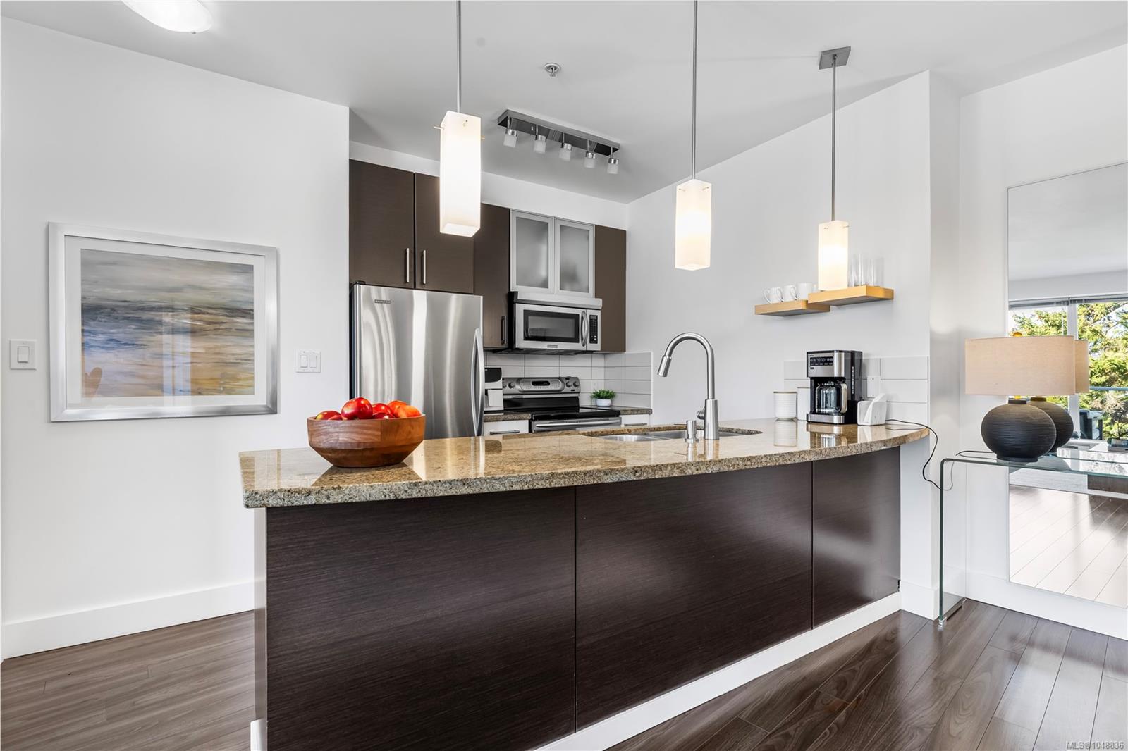 315-2745 Veterans Memorial Pkwy — listing photo 9 of 34