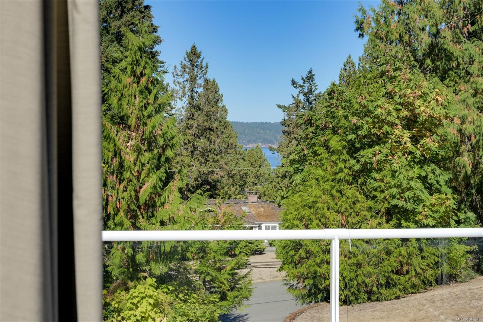 1215 Cloake Hill Rd — listing photo 13 of 44