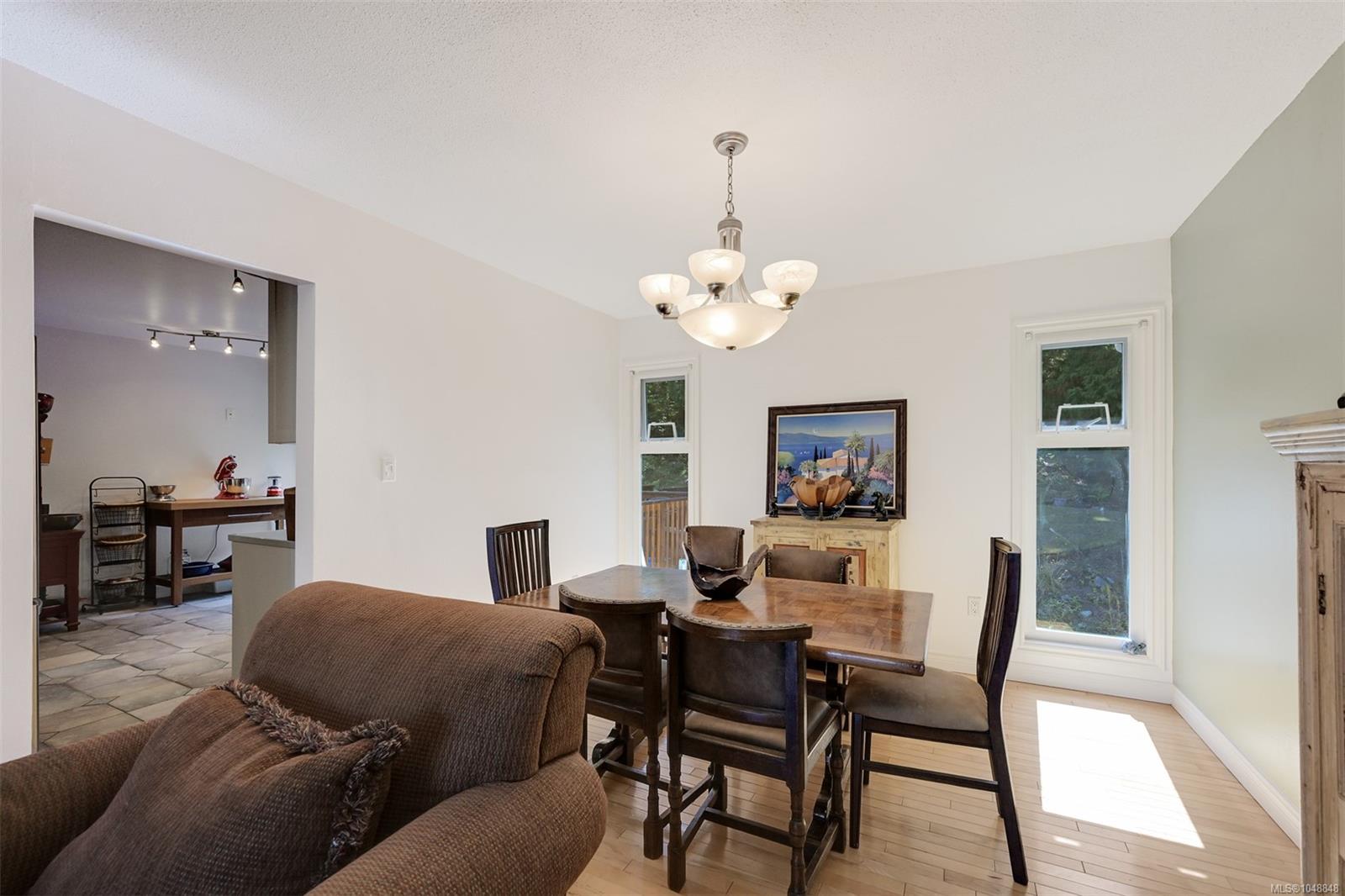 1215 Cloake Hill Rd — listing photo 10 of 44