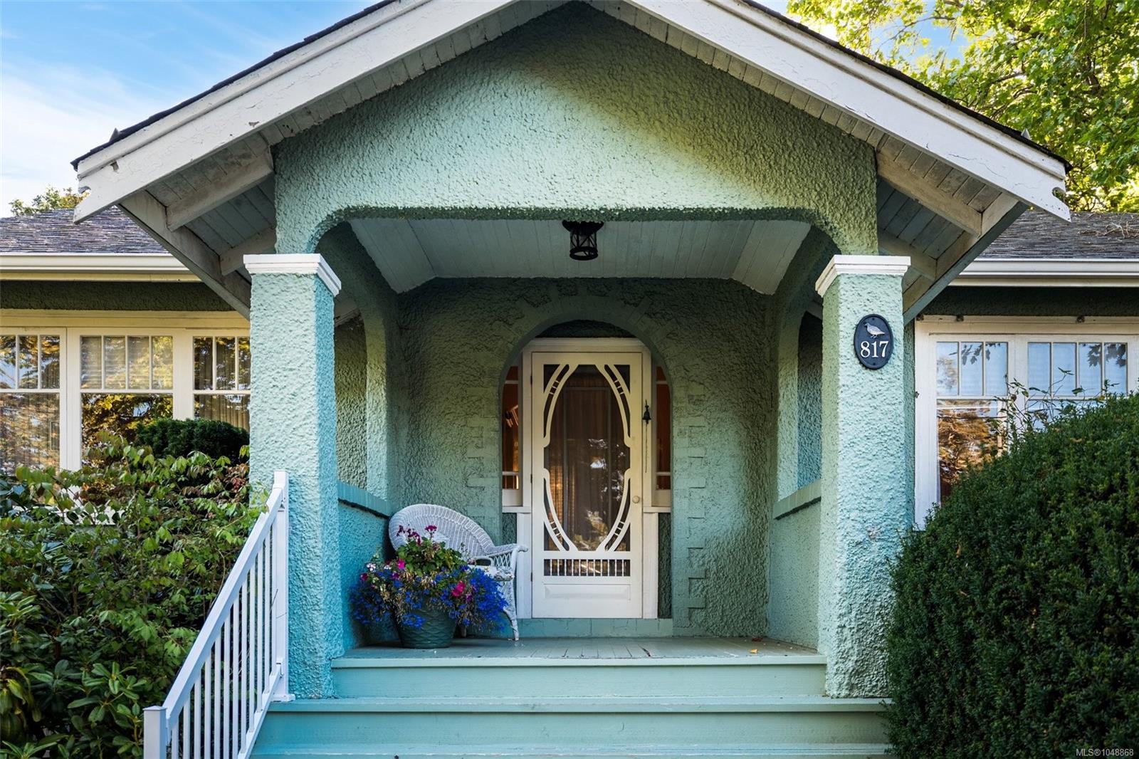 817 St. Patrick St — listing photo 3 of 48