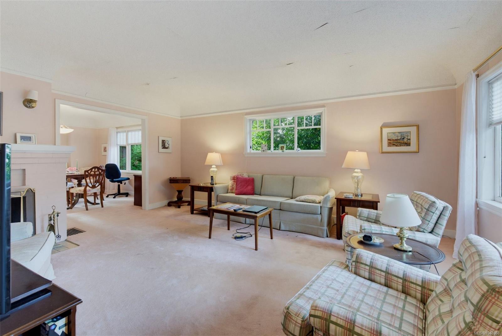 817 St. Patrick St — listing photo 6 of 48