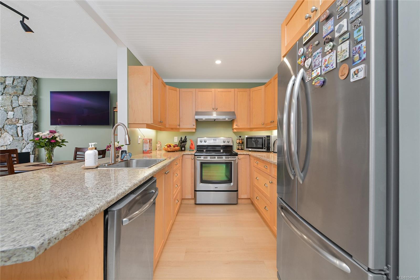 23-2070 AMELIA Ave — listing photo 9 of 48