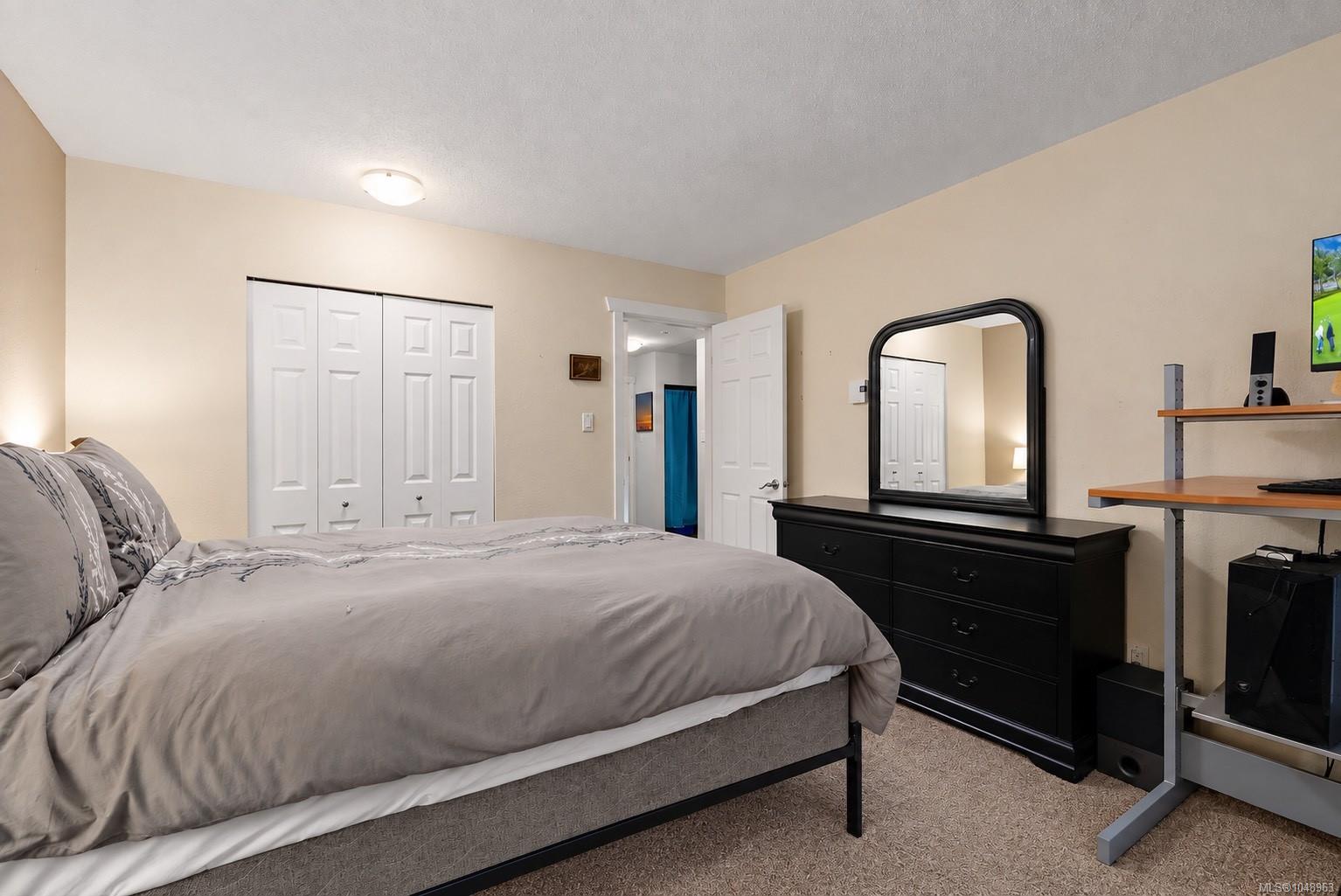216-3235 Quadra St — listing photo 14 of 28
