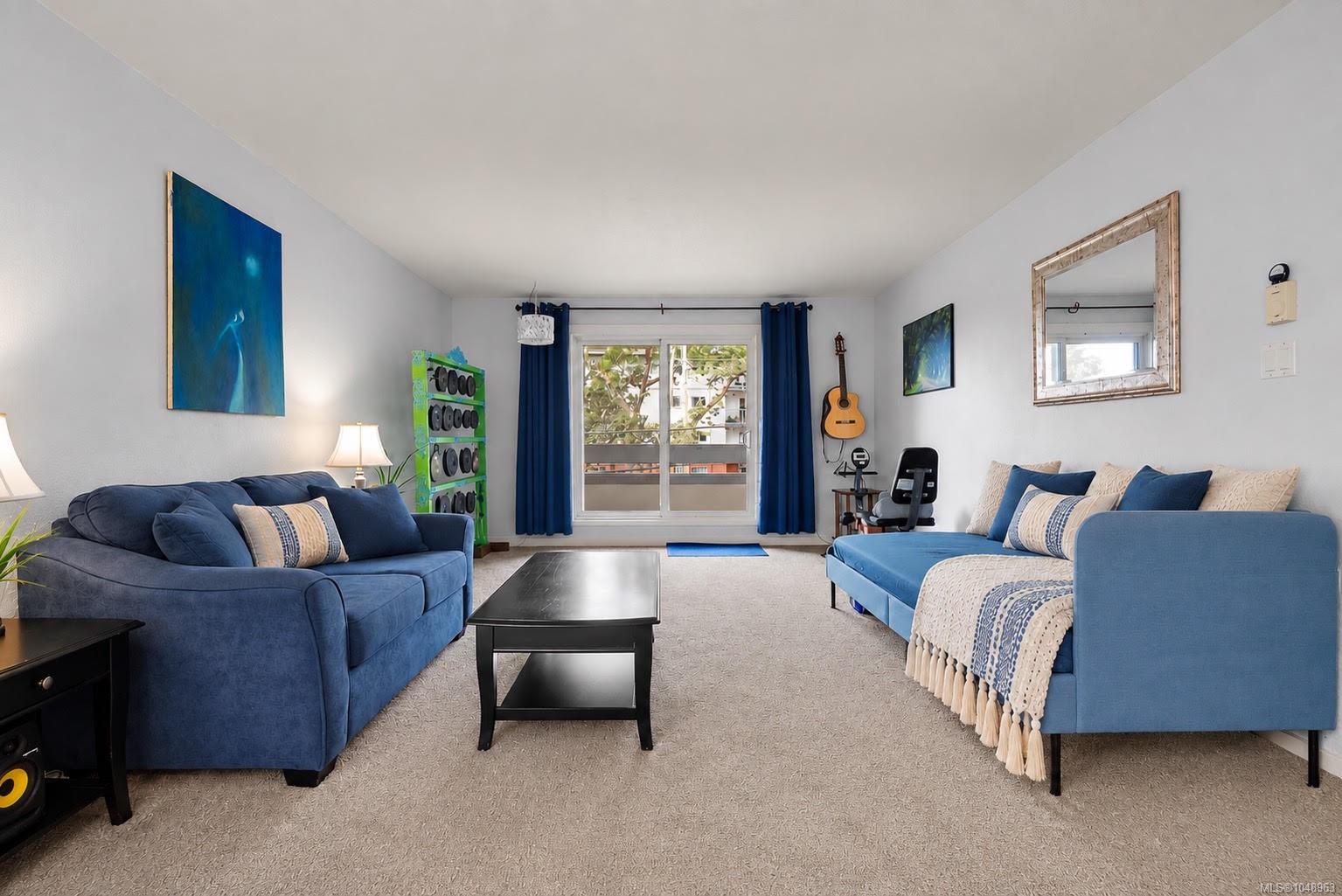 216-3235 Quadra St — listing photo 7 of 28