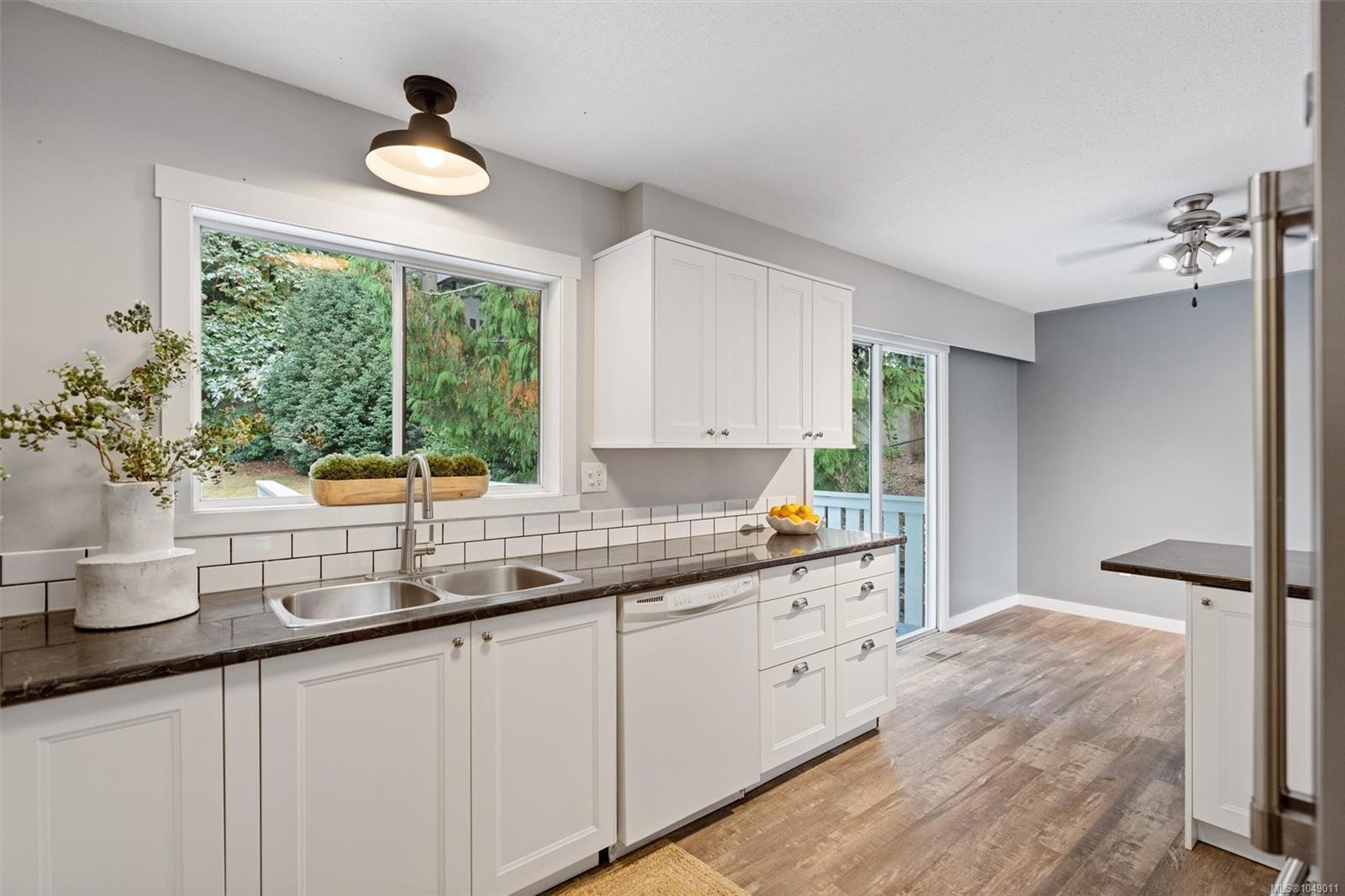 3272 Haida Dr — listing photo 13 of 44