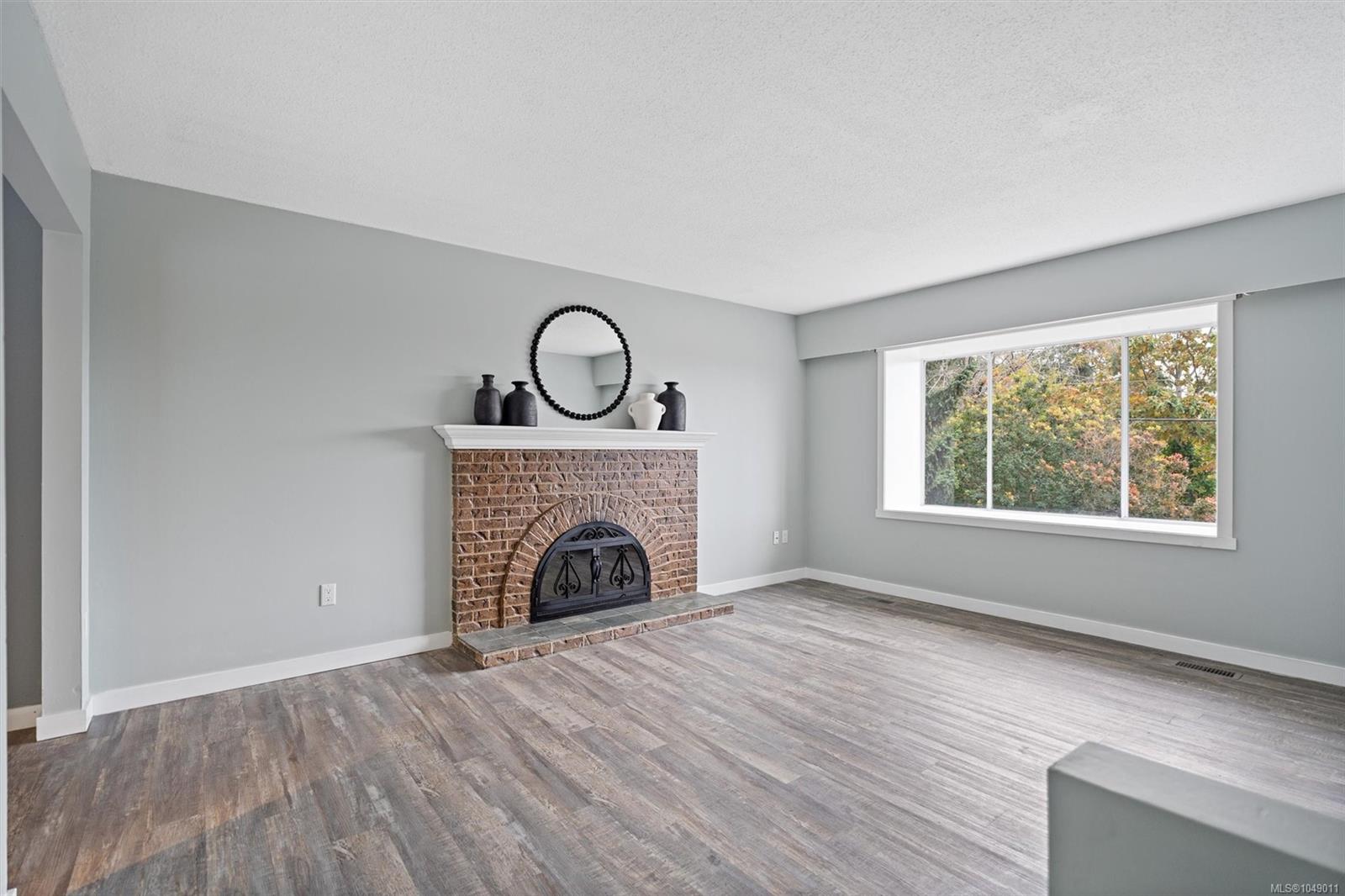 3272 Haida Dr — listing photo 6 of 44