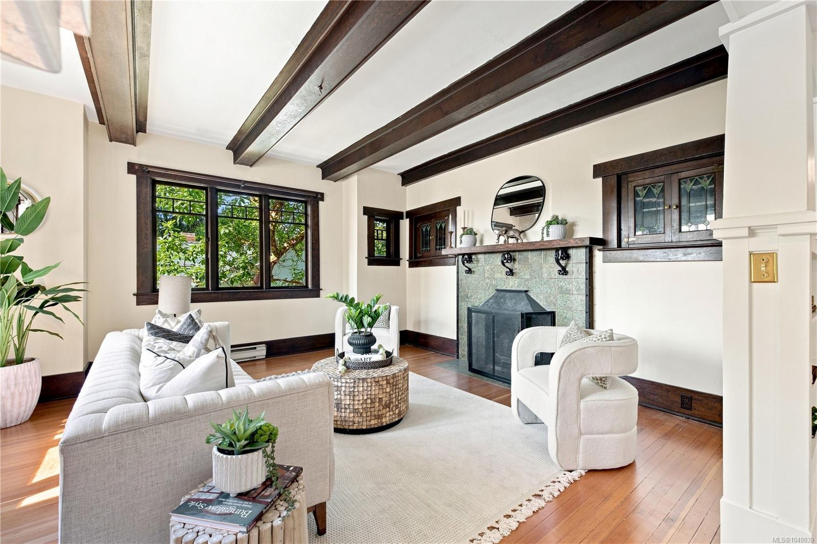 1320 Bond St — listing photo 14 of 63