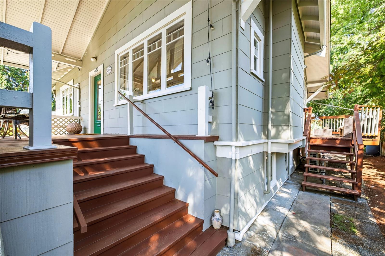 1320 Bond St — listing photo 7 of 63