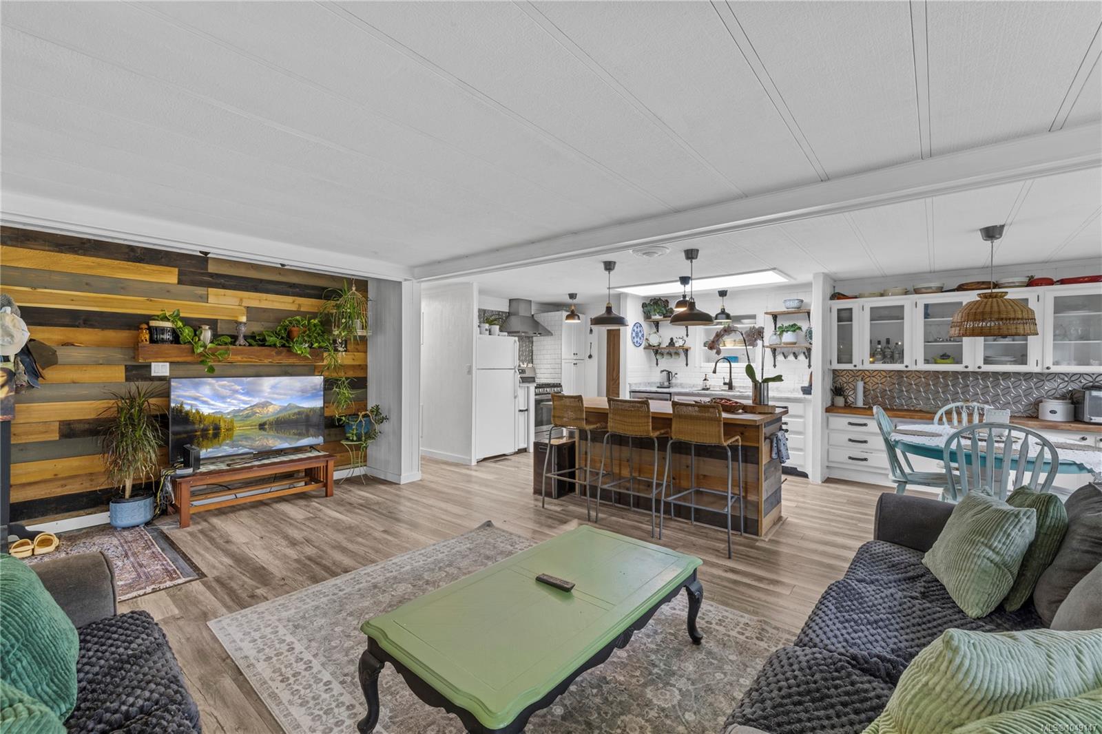 1404 Pilot Way — listing photo 11 of 69