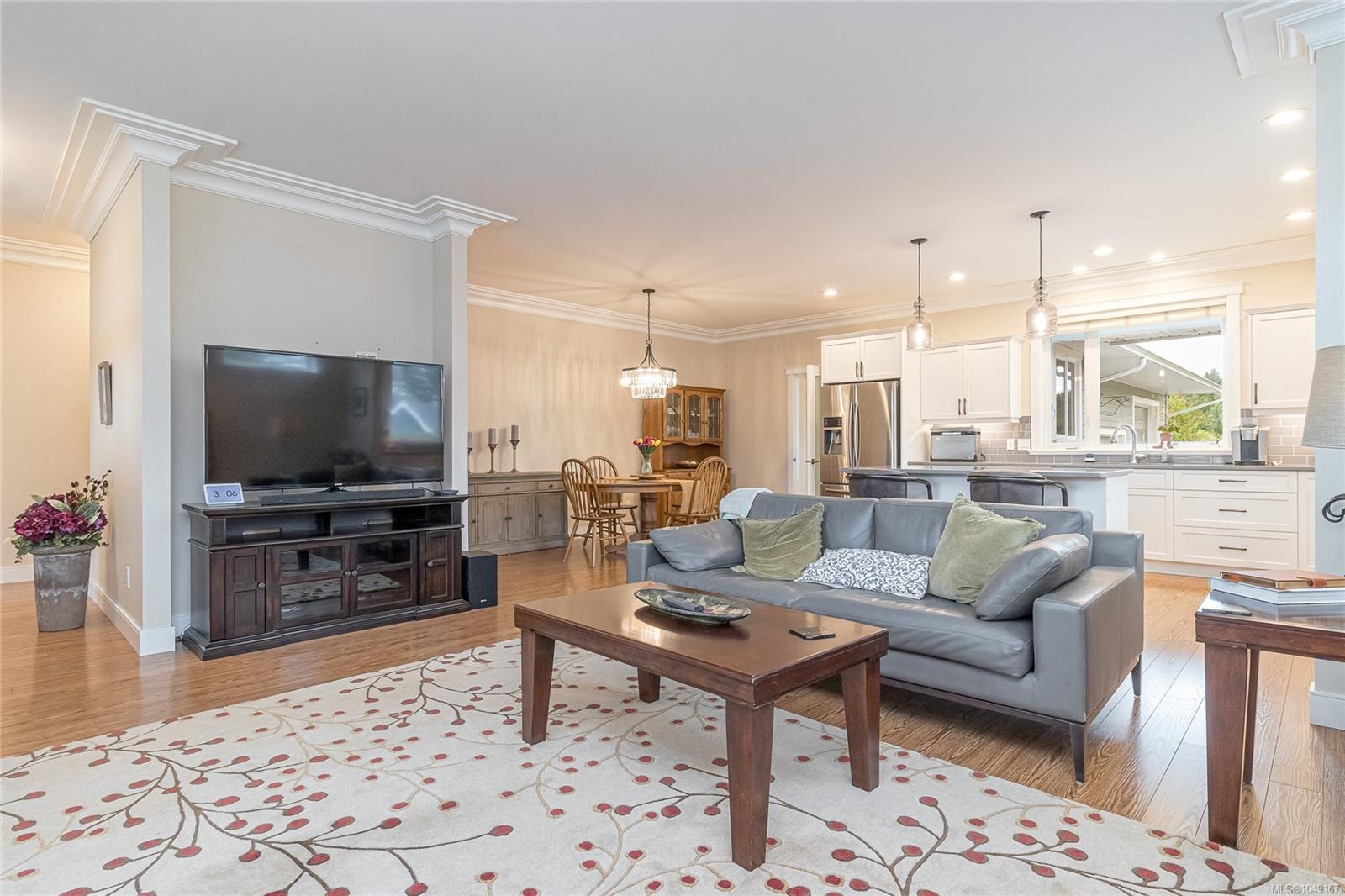 2565 Faulkner Pl — listing photo 13 of 64