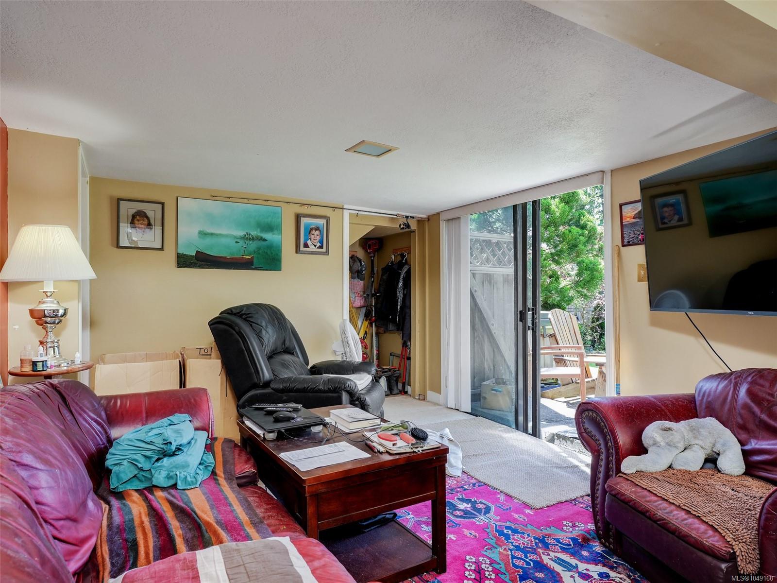 1167 Goldstream Ave — listing photo 13 of 37
