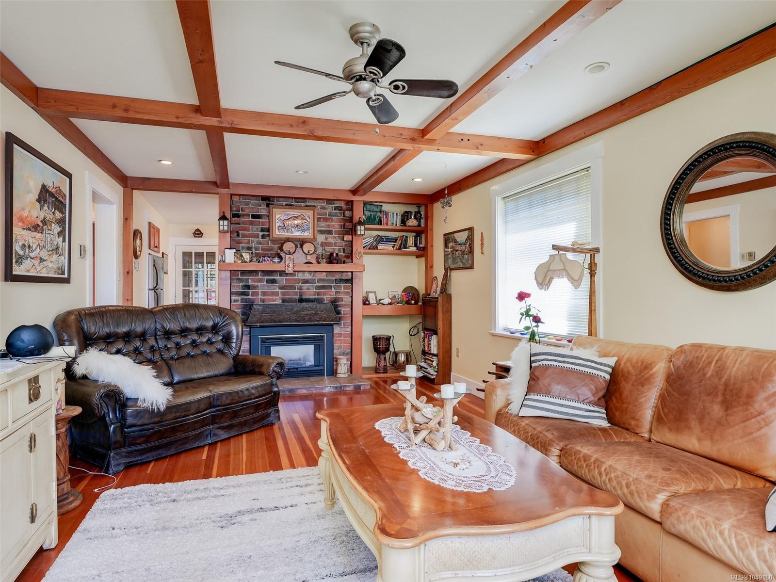 1167 Goldstream Ave — listing photo 5 of 37