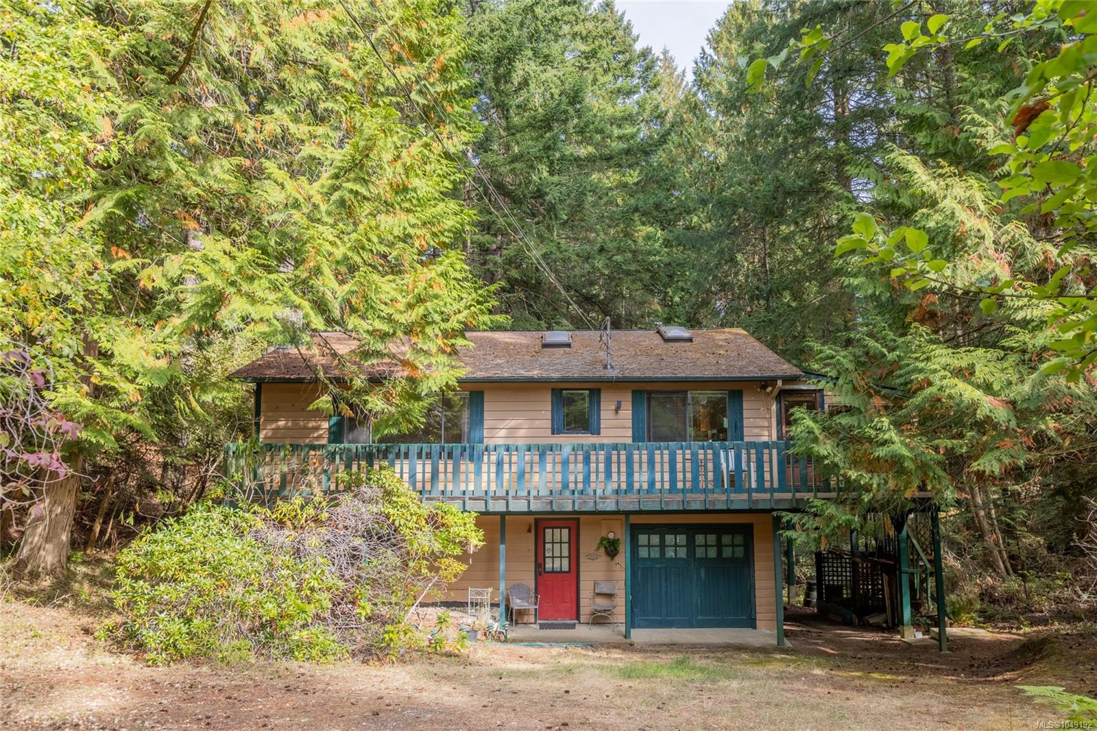 4710 Captains Cres — listing photo 3 of 36