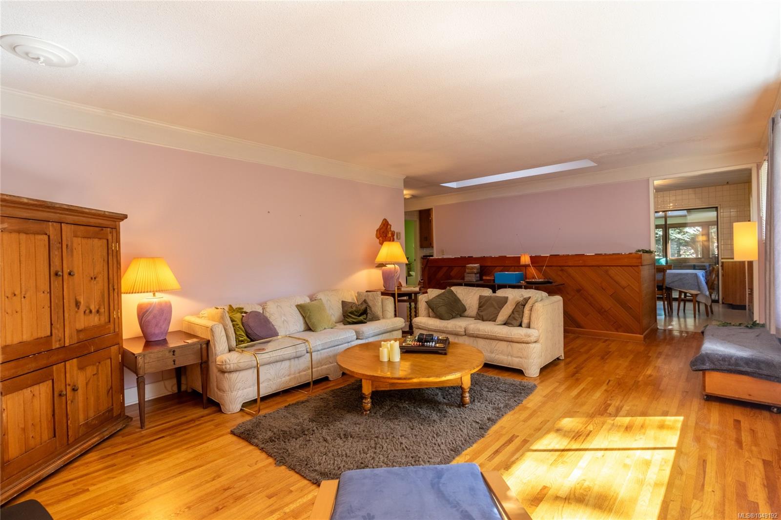 4710 Captains Cres — listing photo 6 of 36