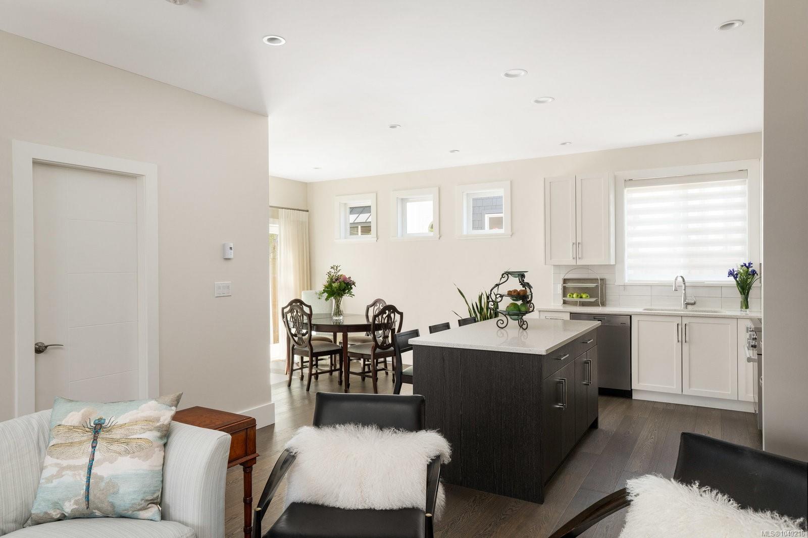 2-2419 Malaview Ave — listing photo 7 of 34