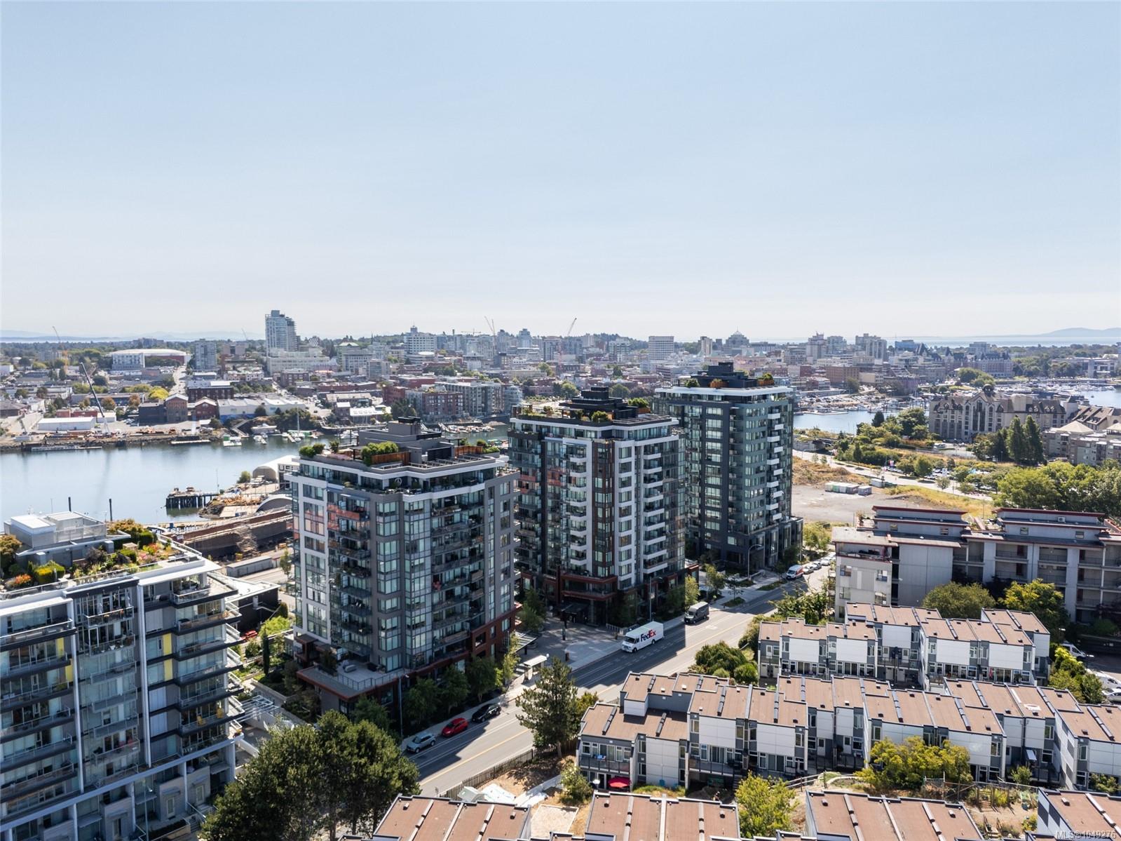 705-369 Tyee Rd — listing photo 2 of 47