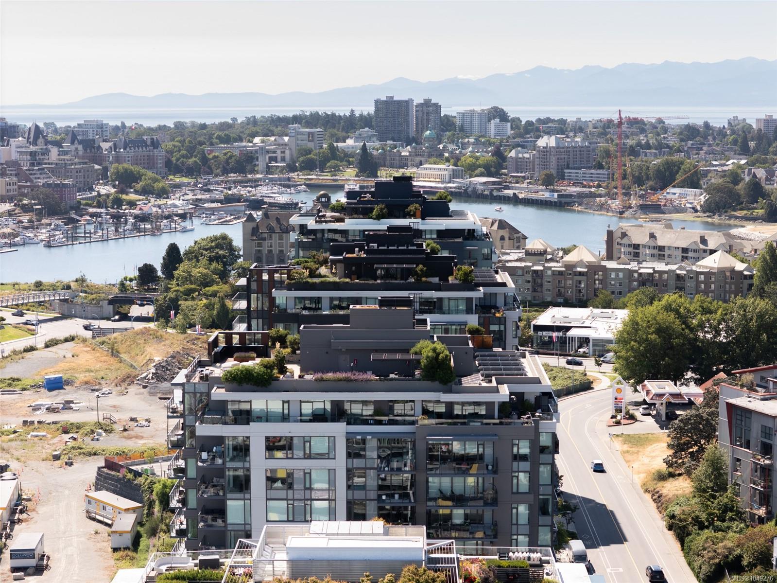 705-369 Tyee Rd — listing photo 5 of 47